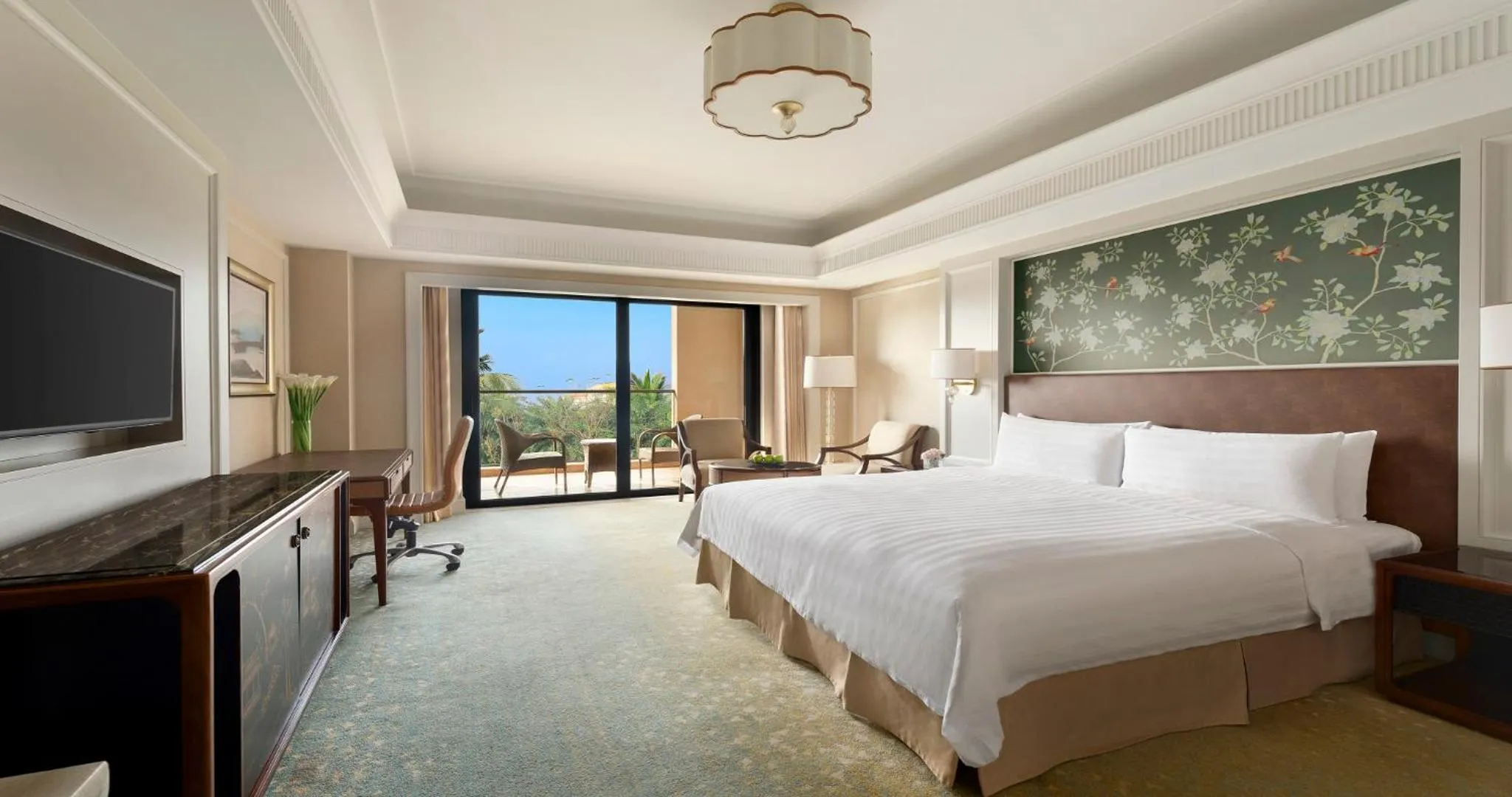 Photo of the whole room, Bed in Grand Hotel Haikou - Managed by Accor