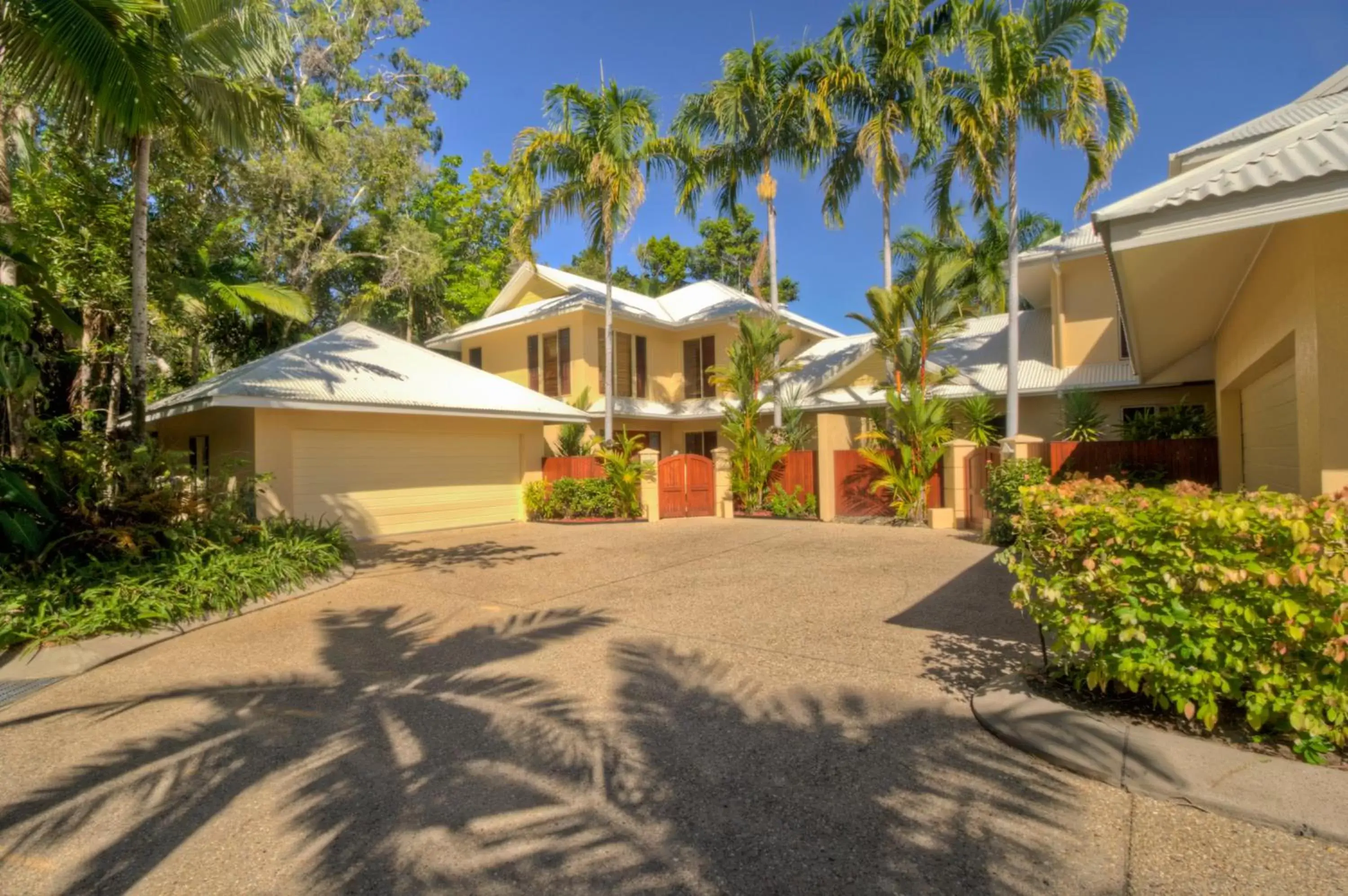 Facade/entrance, Property Building in Paradise Links Resort Port Douglas