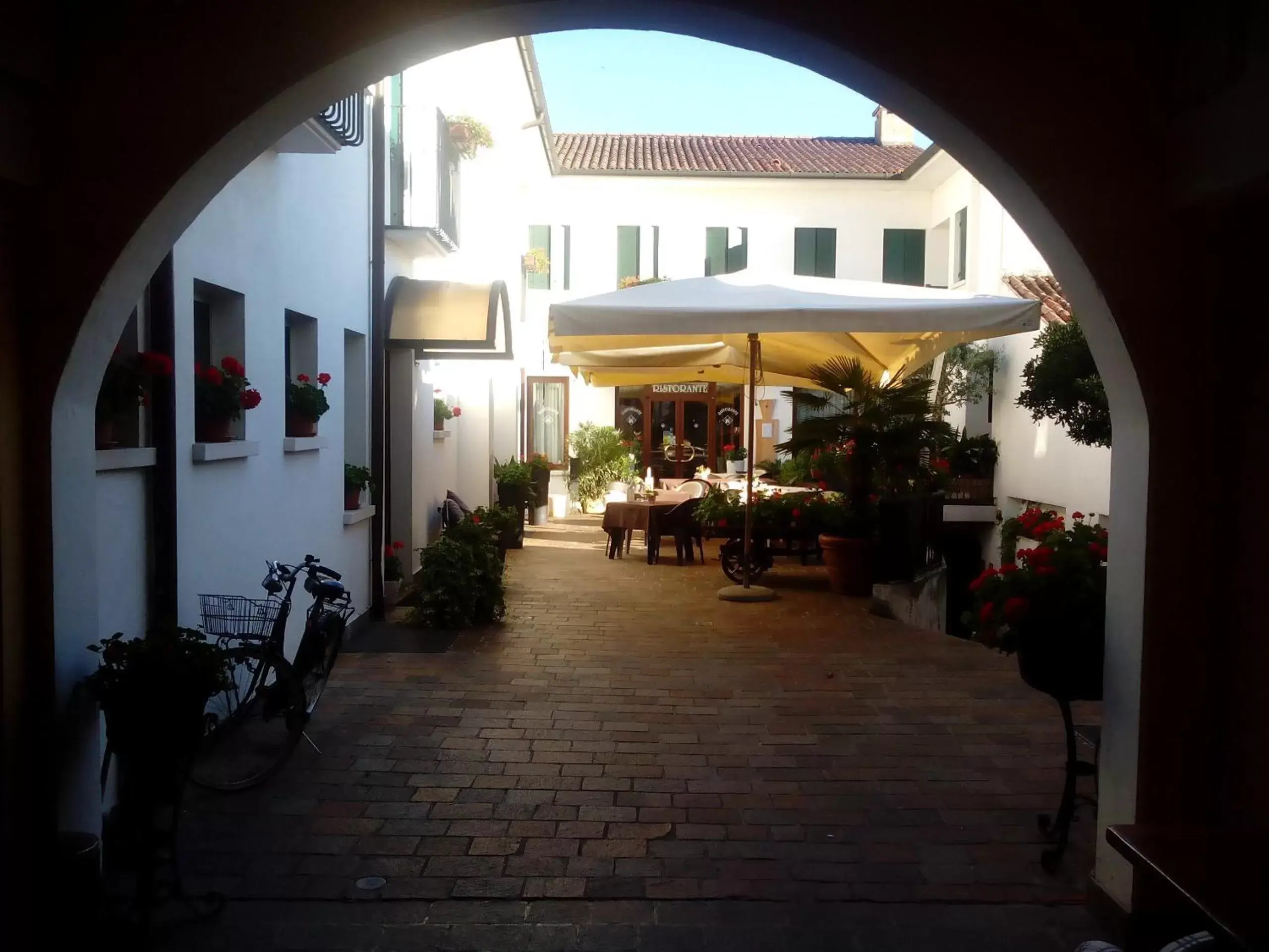 Garden, Restaurant/Places to Eat in Albergo Alla Speranza