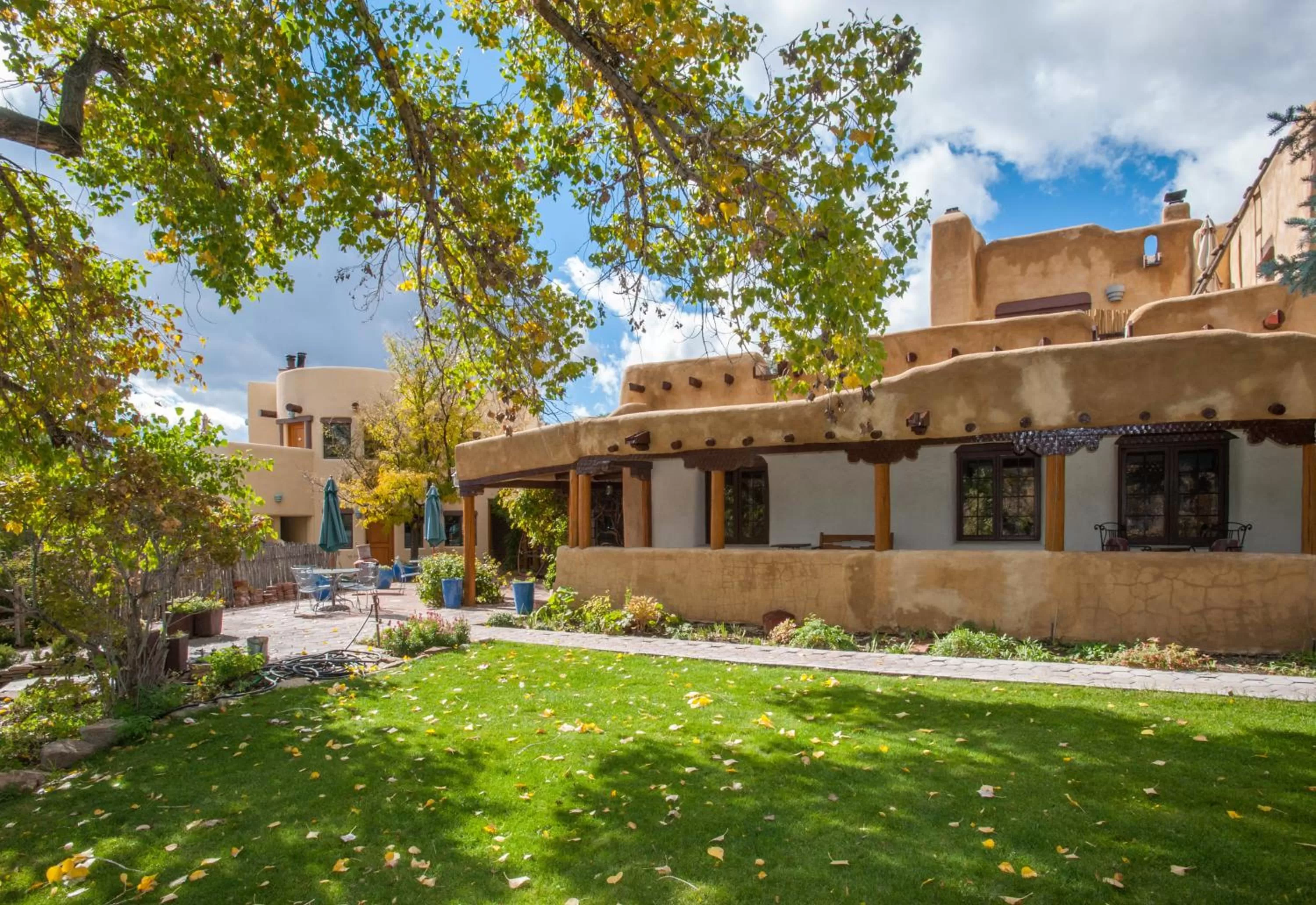 Property building in Inn on La Loma Plaza