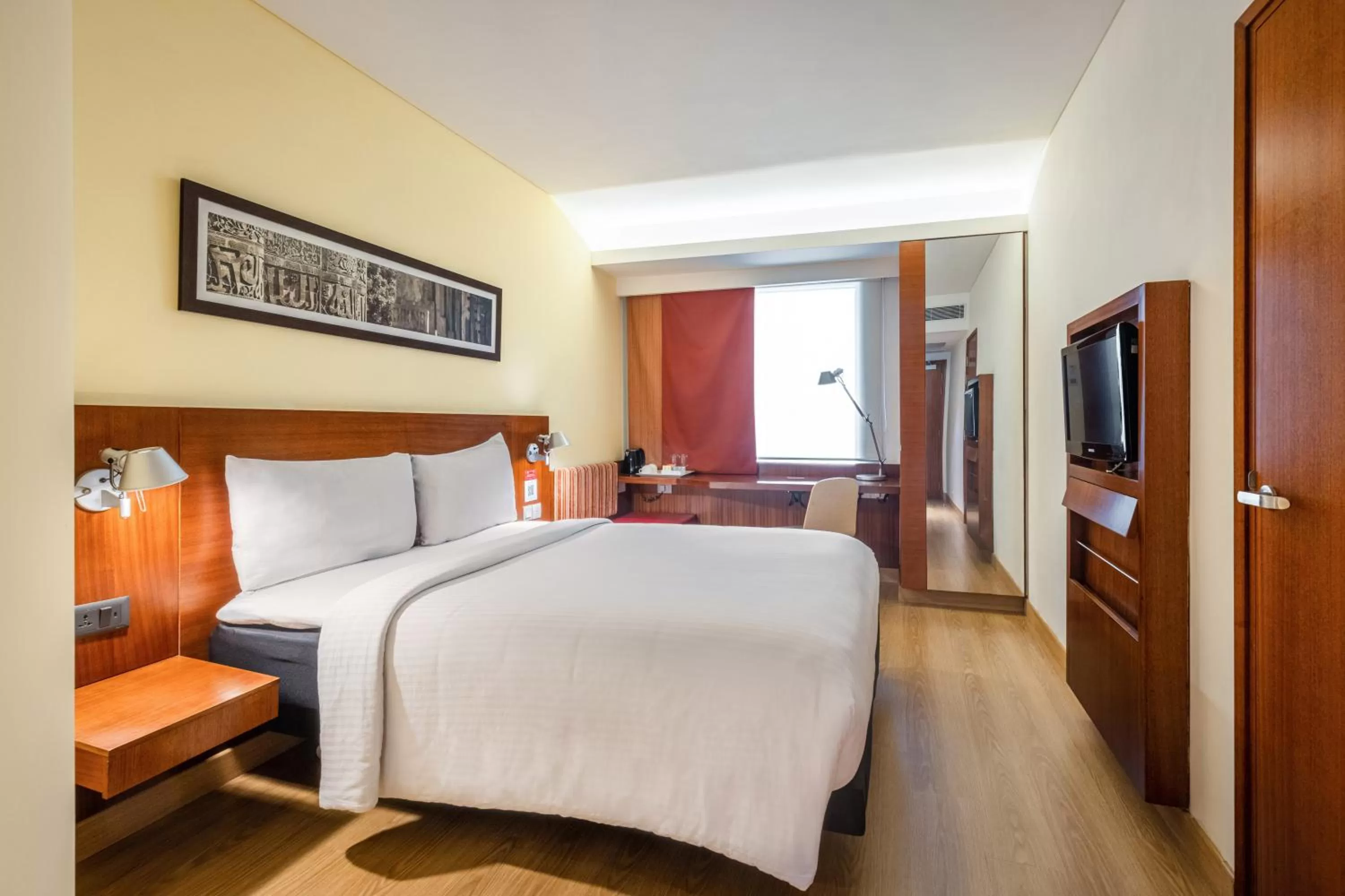 Bed in ibis New Delhi Aerocity - An Accor Brand