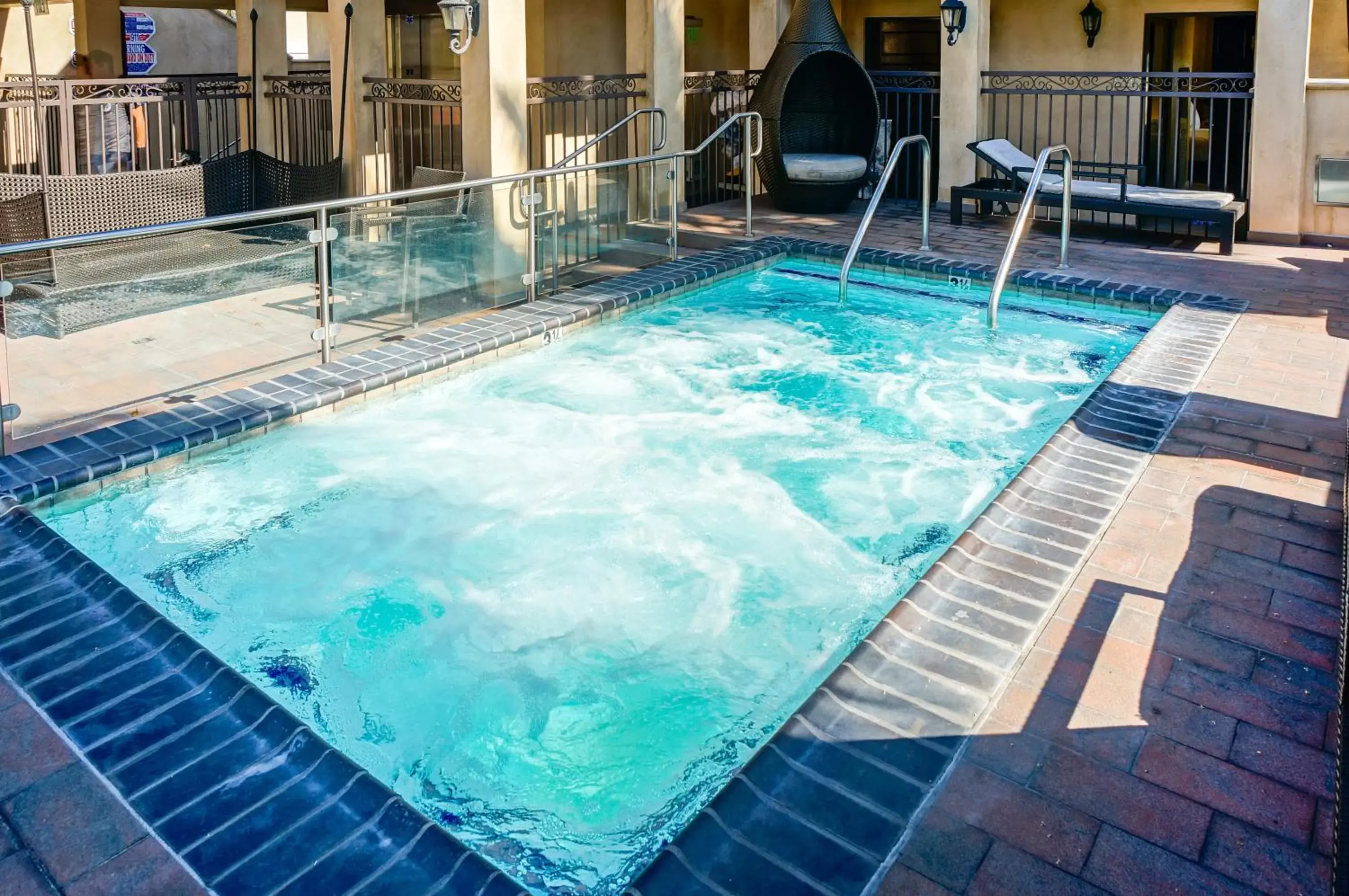 Spa and wellness centre/facilities, Swimming Pool in Balboa Inn, On The Beach At Newport