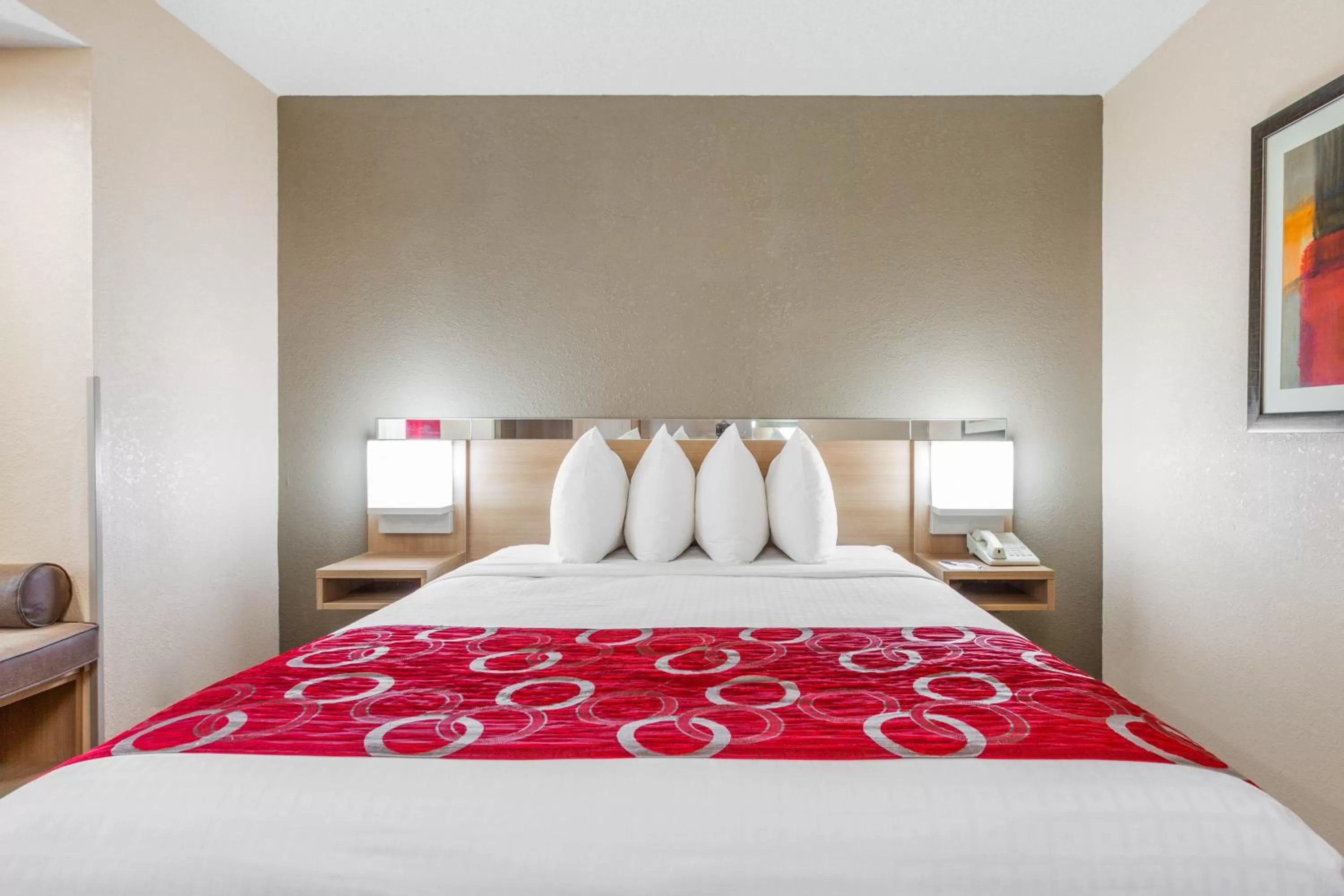 Bedroom, Bed in Microtel Inn & Suites by Wyndham Charleston