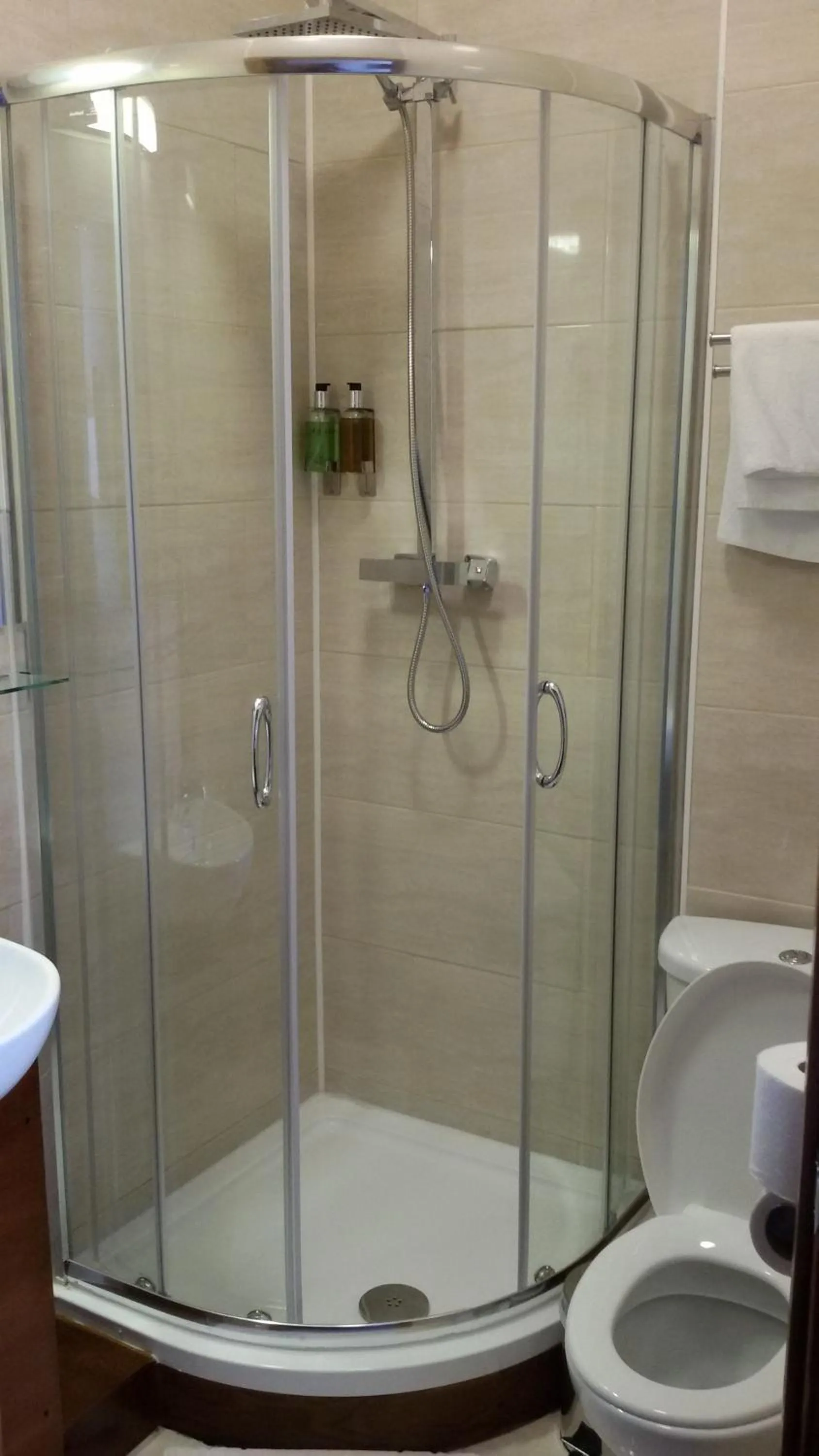 Bathroom in Adelphi Hotel