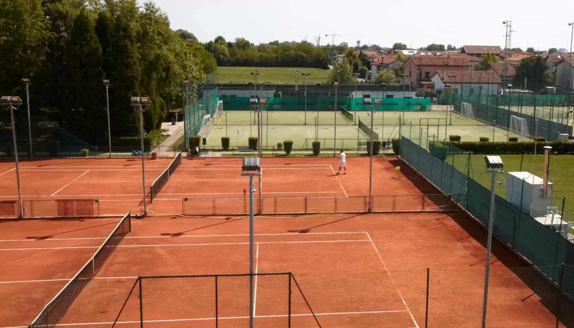 Spring, Tennis/Squash in GREEN GARDEN Resort - Smart Hotel