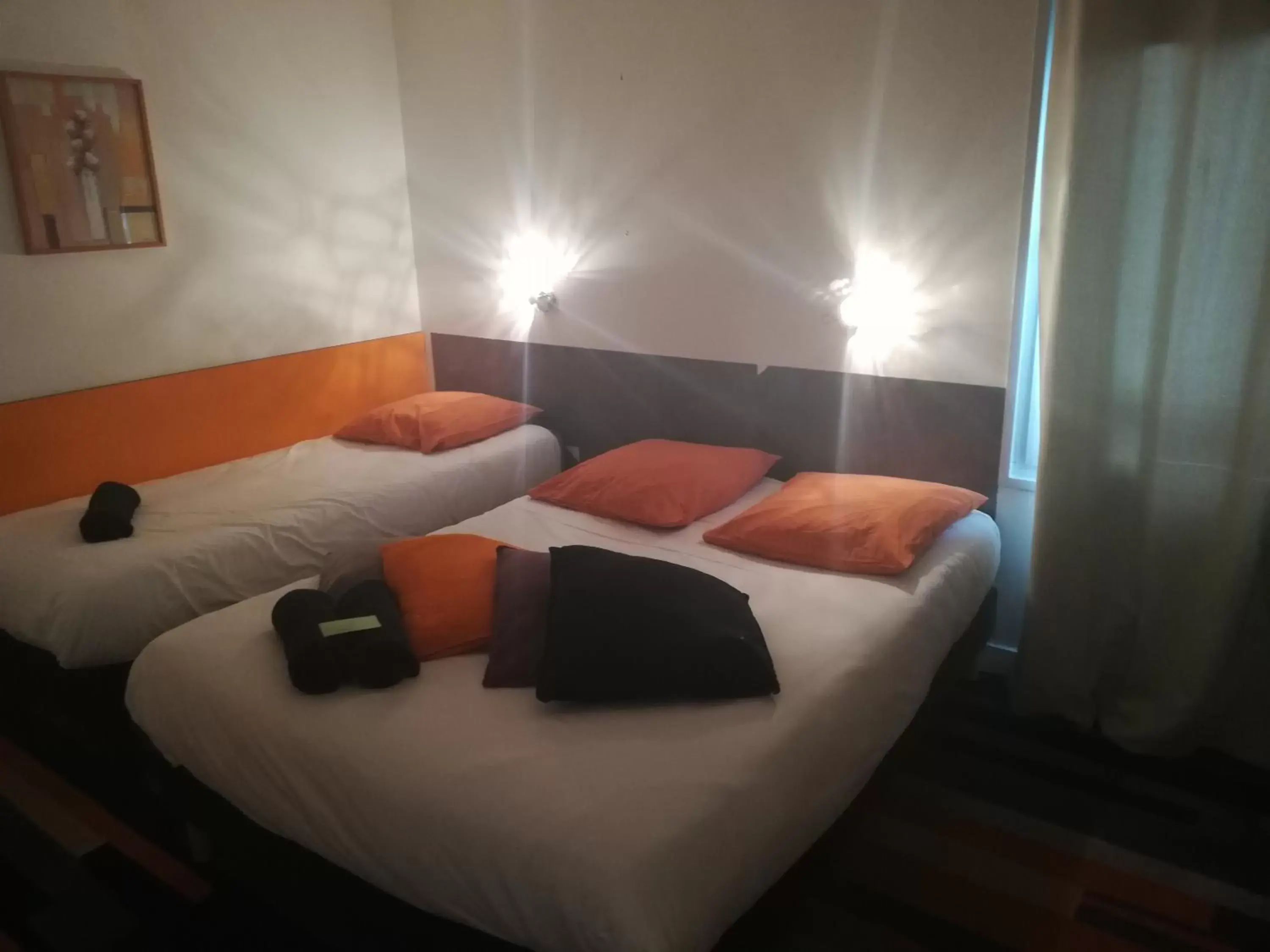 Staff, Bed in Kyriad Direct Saintes