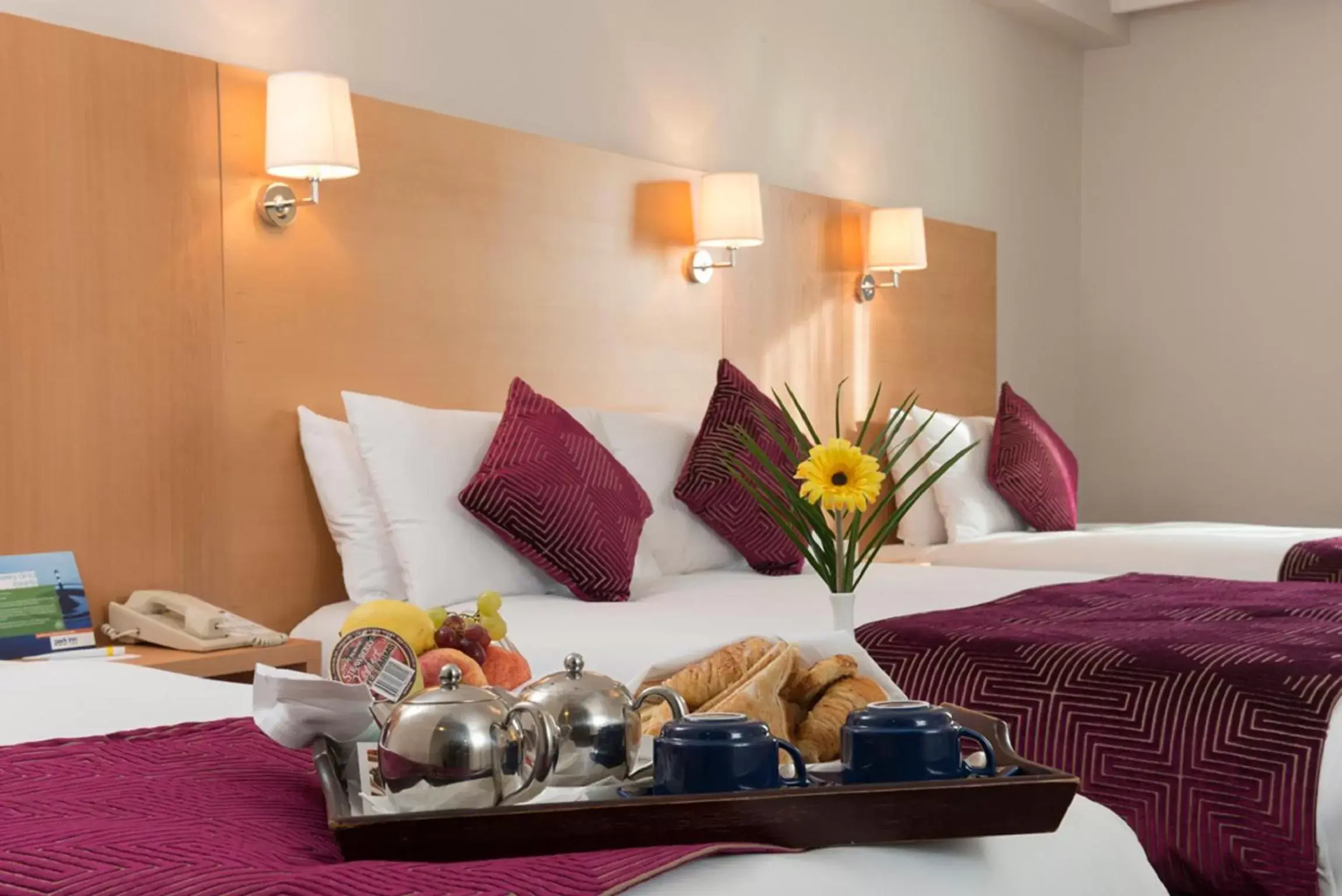 Bed in Park Inn by Radisson Shannon Airport