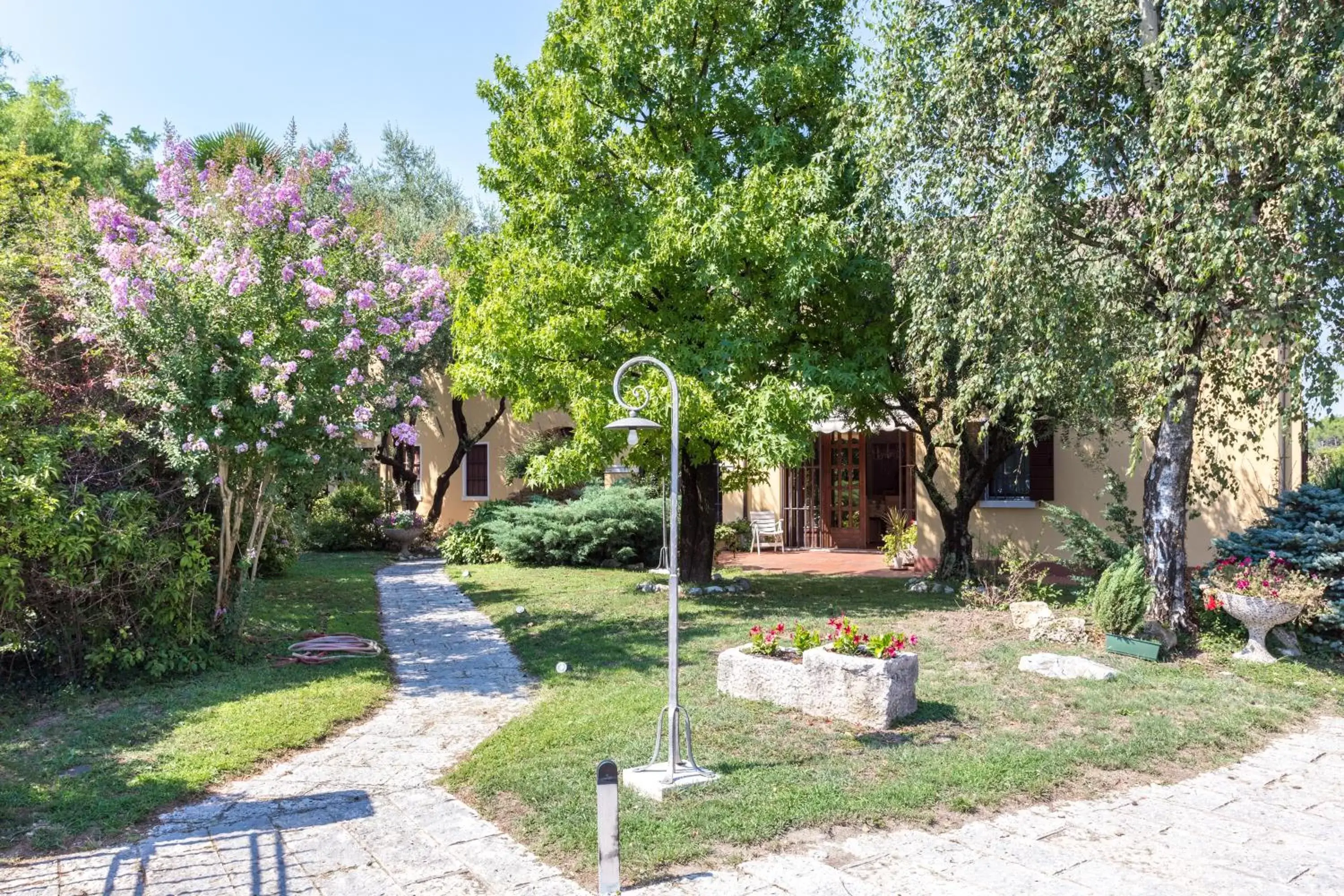 Property building, Garden in La Dimora di Lara B&B