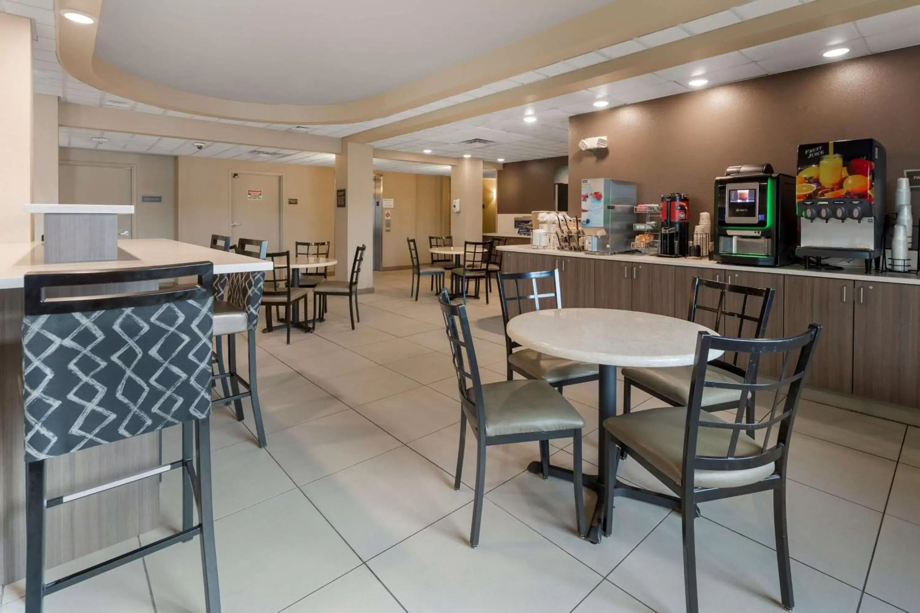 Breakfast, Restaurant/Places to Eat in Best Western Plus Chena River Lodge