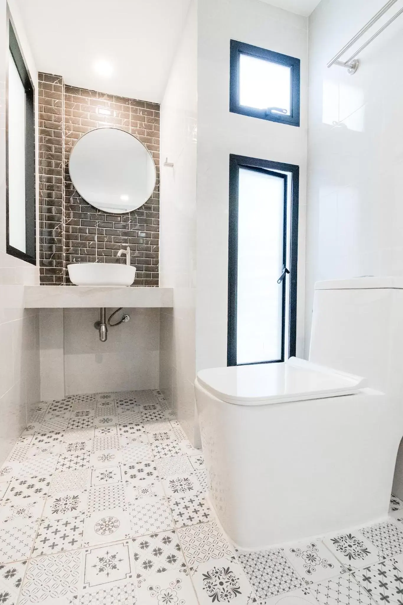 Toilet in นายก่ายหมอน Nine-Kai-Mon Toilet in นายก่ายหมอน Nine-Kai-Mon