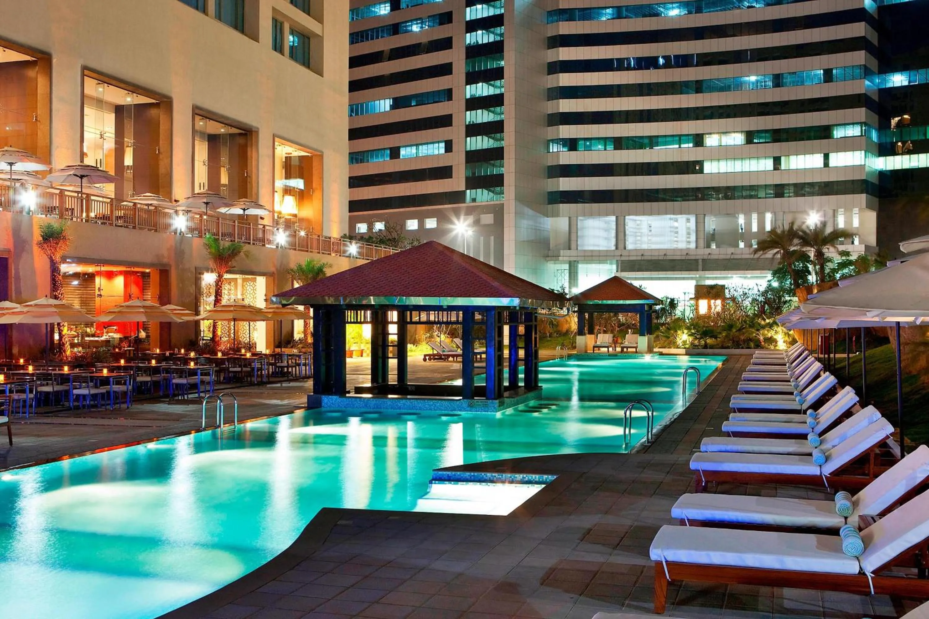 Swimming pool in The Westin Hyderabad Mindspace