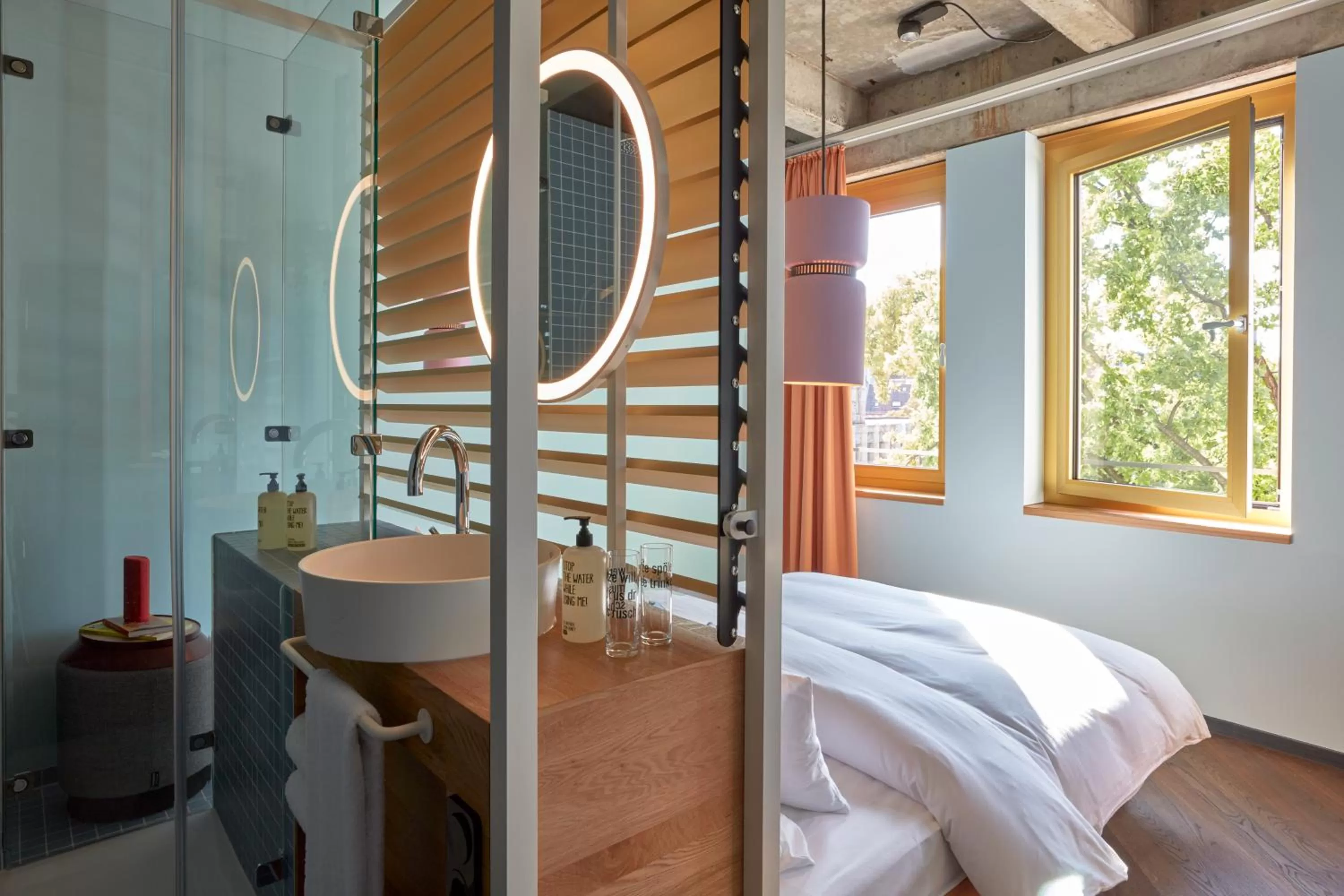 Bathroom, Bed in 25hours Hotel The Circle