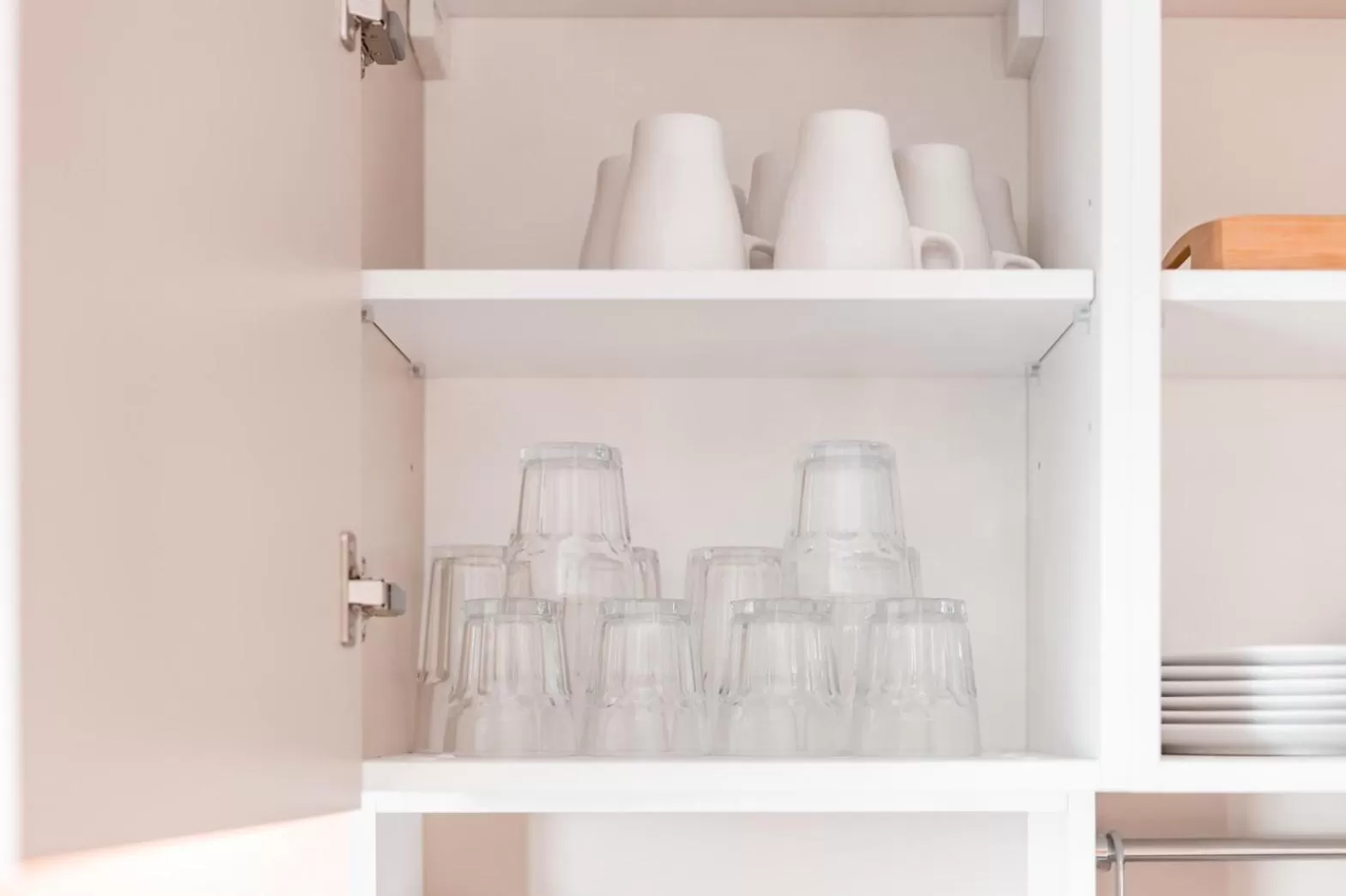 Kitchen or kitchenette in THE BEACH CHA AM Suites