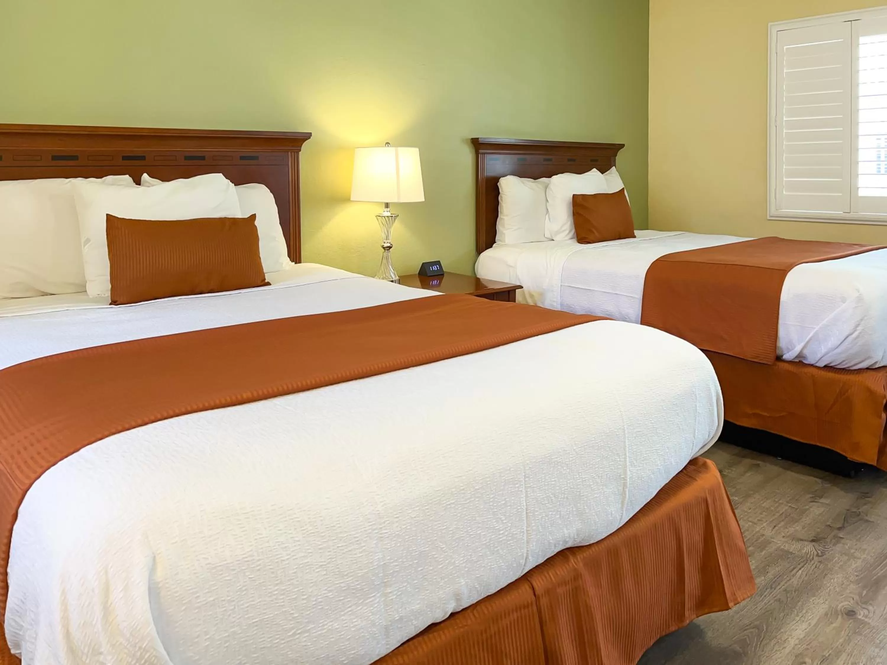 View (from property/room), Bed in The Old West Inn