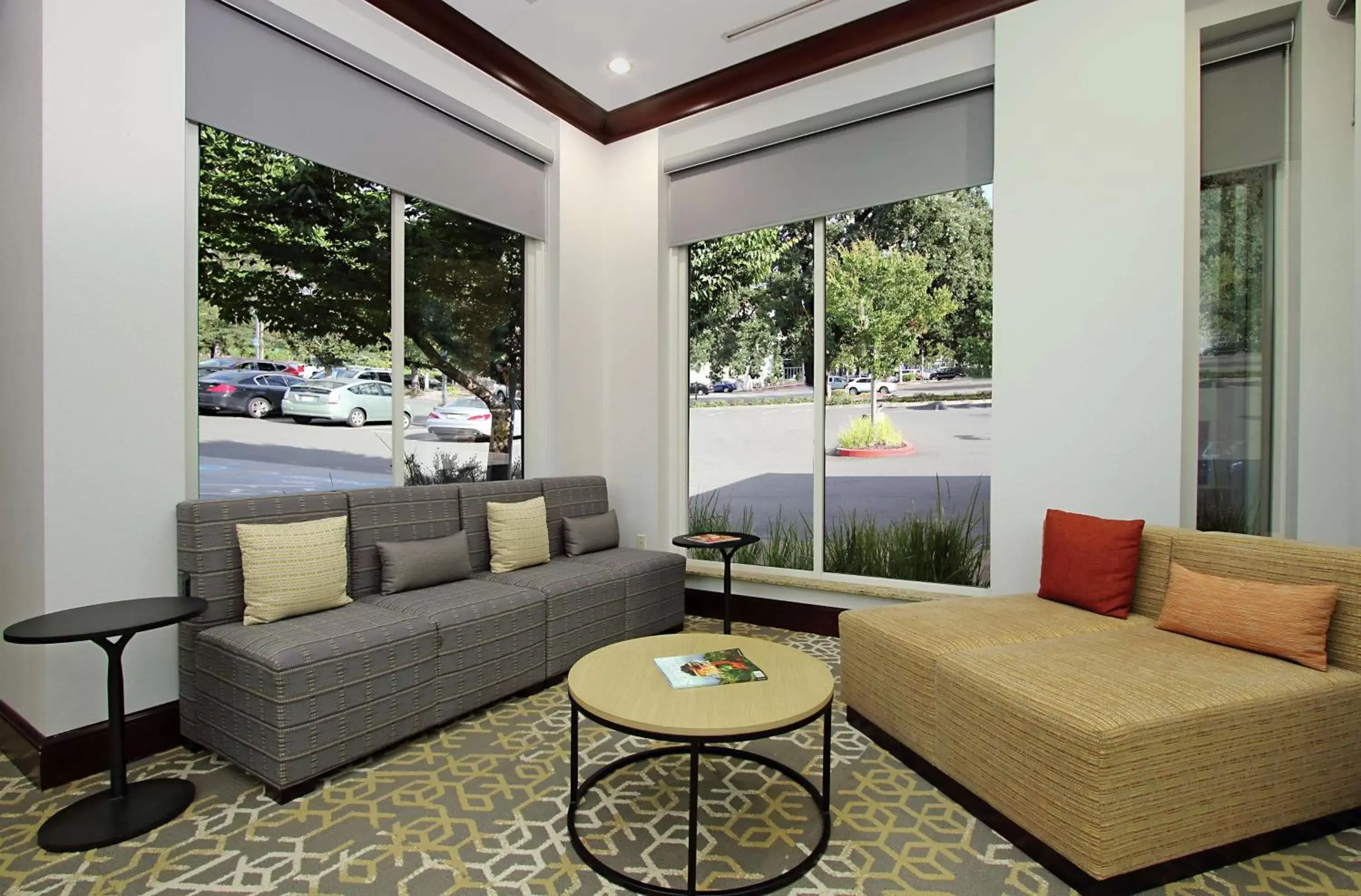 Lobby or reception, Seating Area in Hilton Garden Inn Sonoma County Airport
