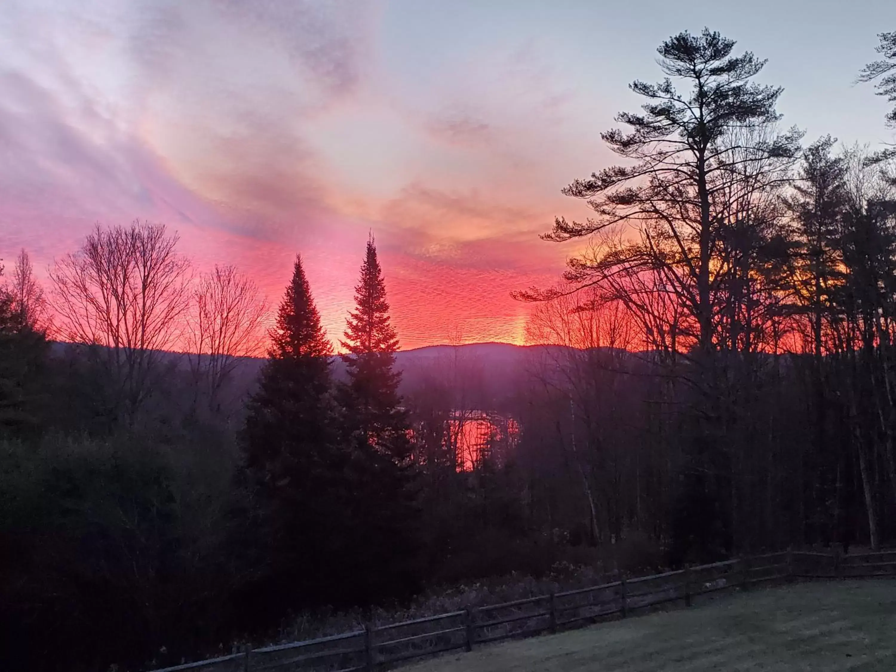 Sunrise/Sunset in Friends Lake Inn