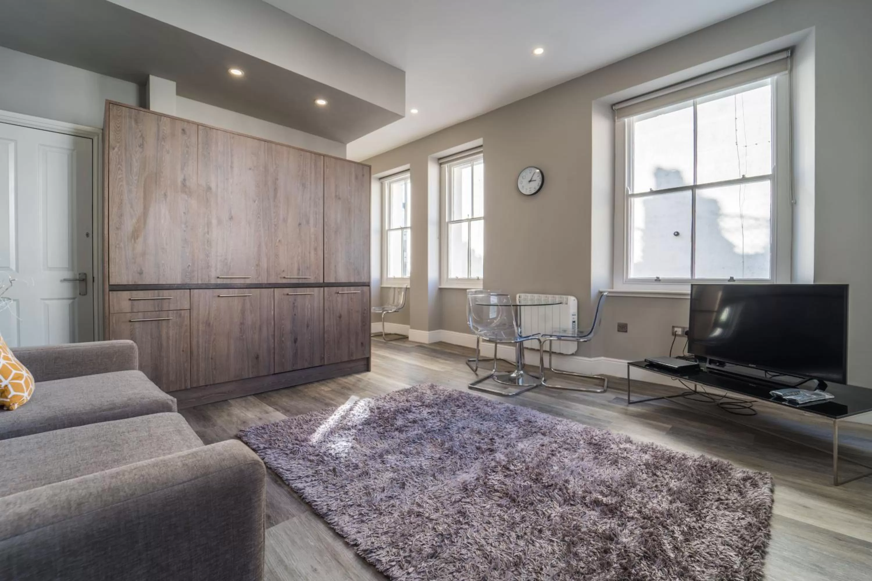 Kitchen or kitchenette in 1 Elliot Terrace