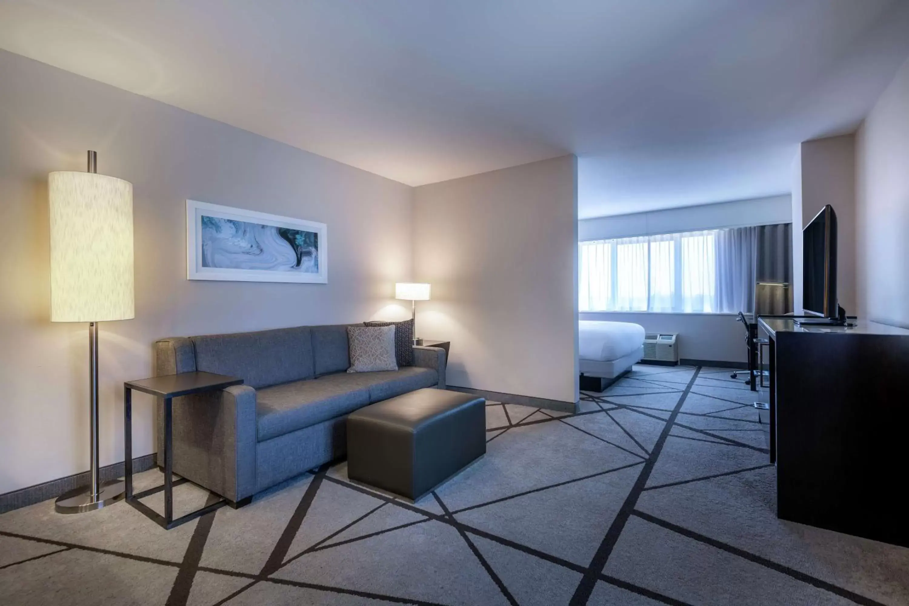 Bed, Seating Area in DoubleTree by Hilton Los Angeles Norwalk
