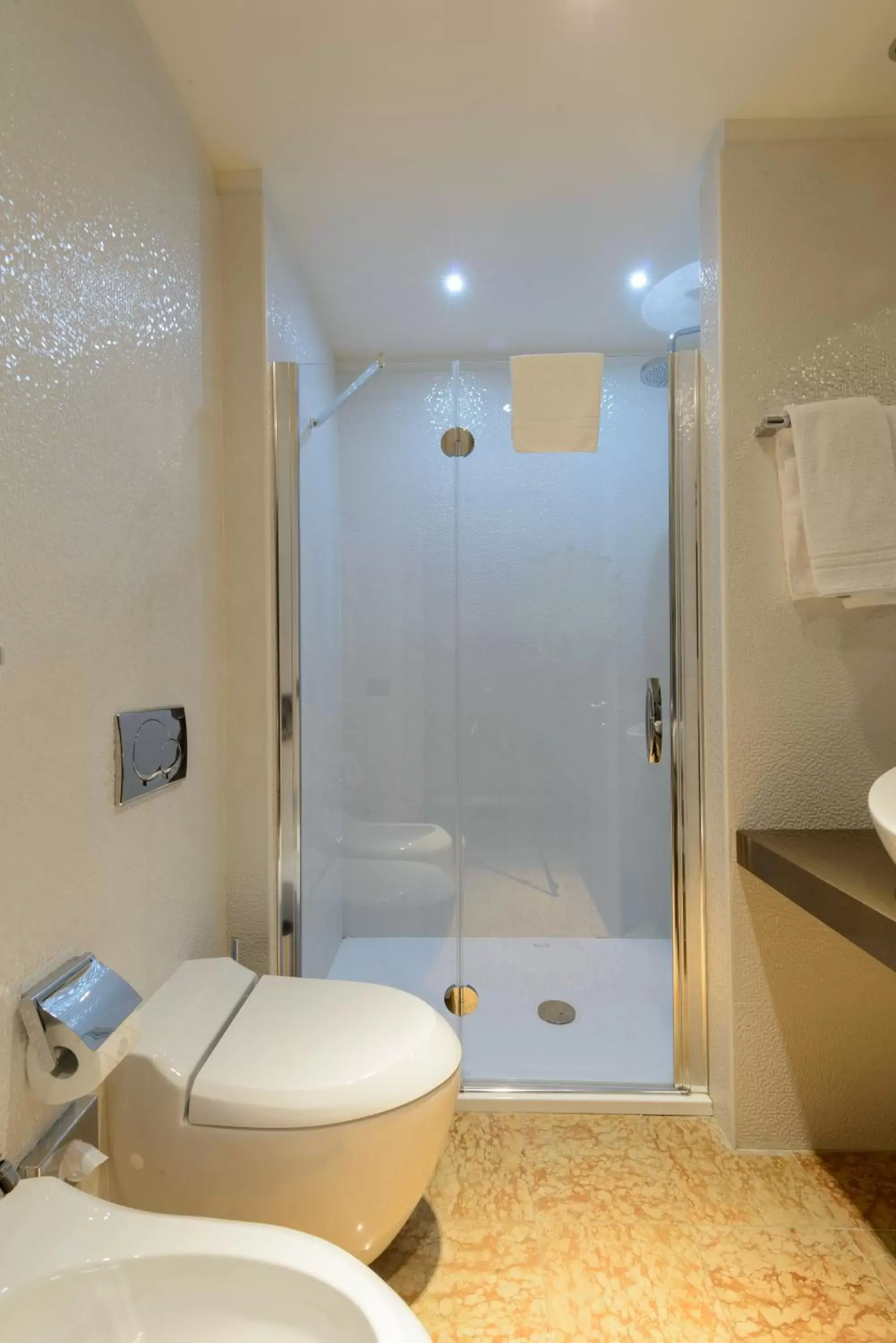 Bathroom in Corte Ongaro Hotel