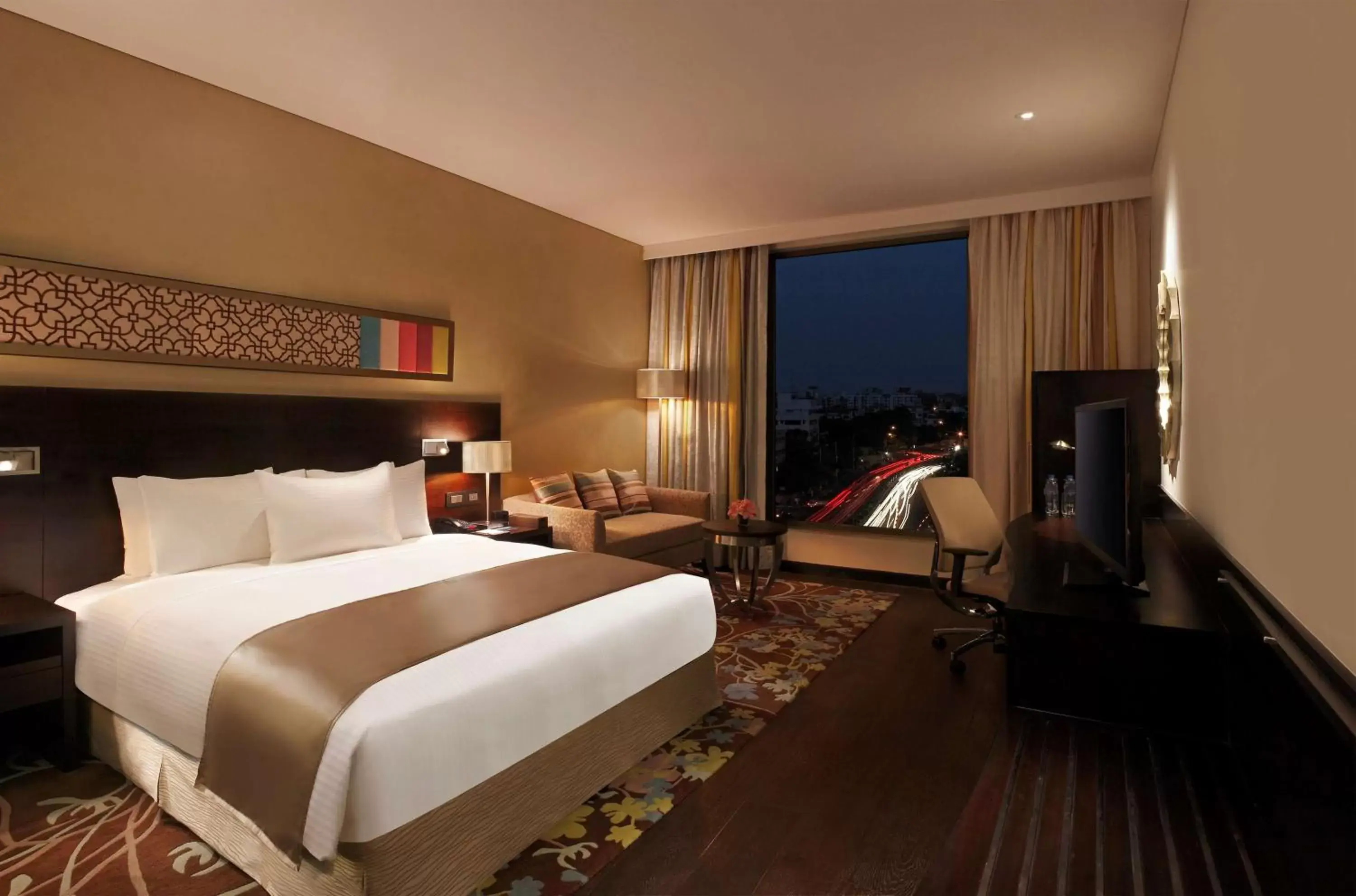 Bed in Hilton Jaipur