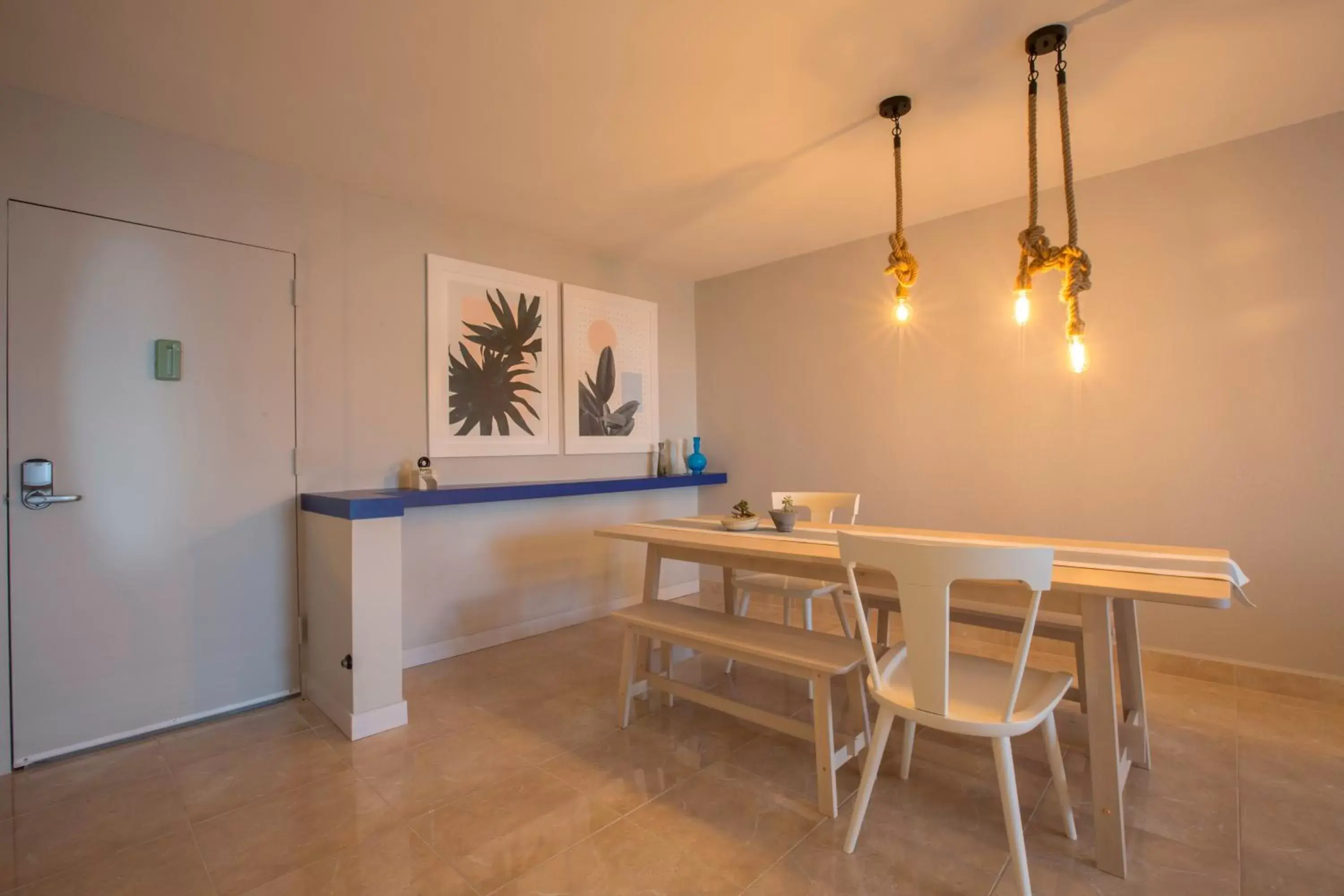 Dining Area in OCEAN VIEW DELUXE SUITE: PVT. BEACH & POOL