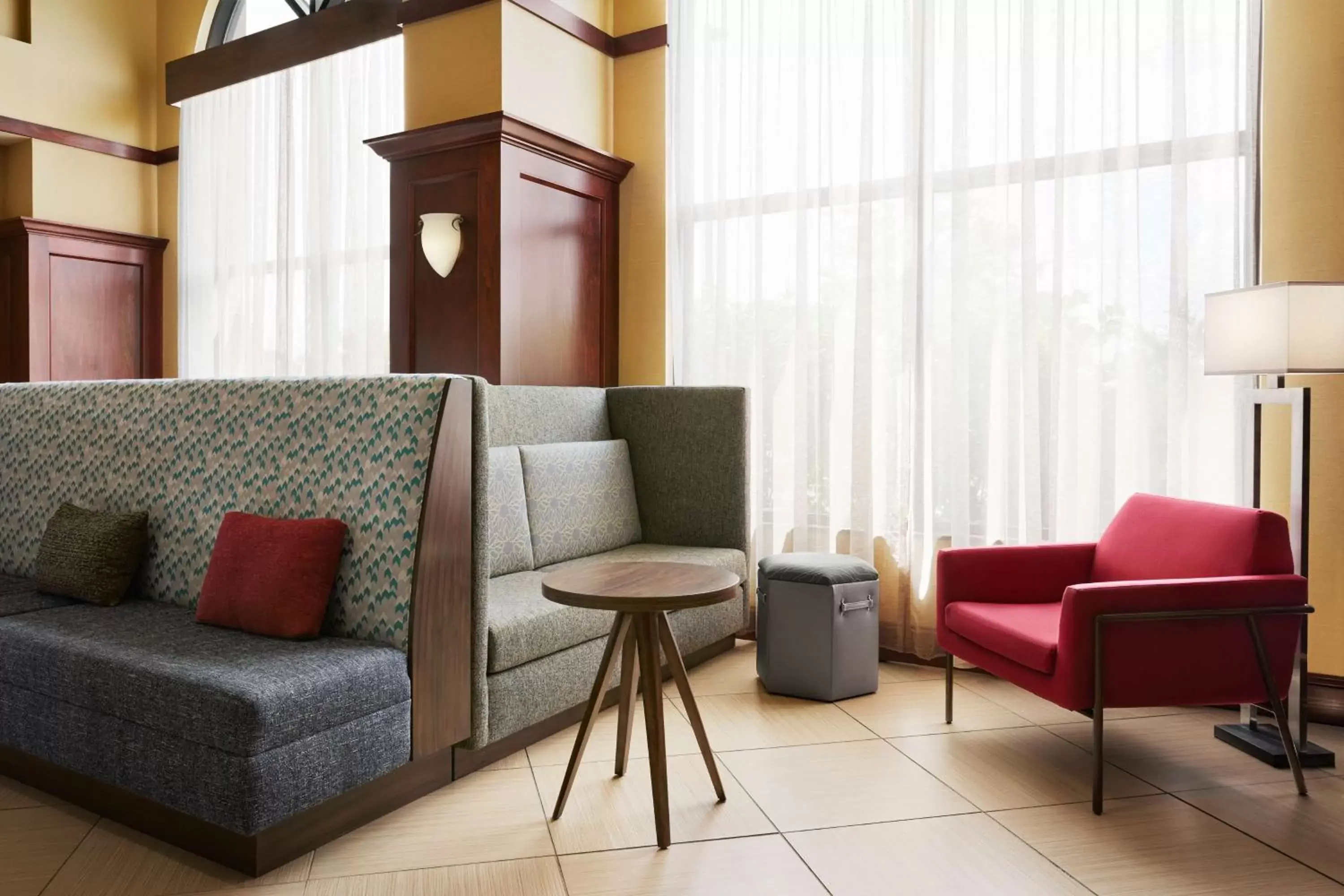 Lobby or reception, Seating Area in Hampton Inn Indianapolis Northwest - Park 100