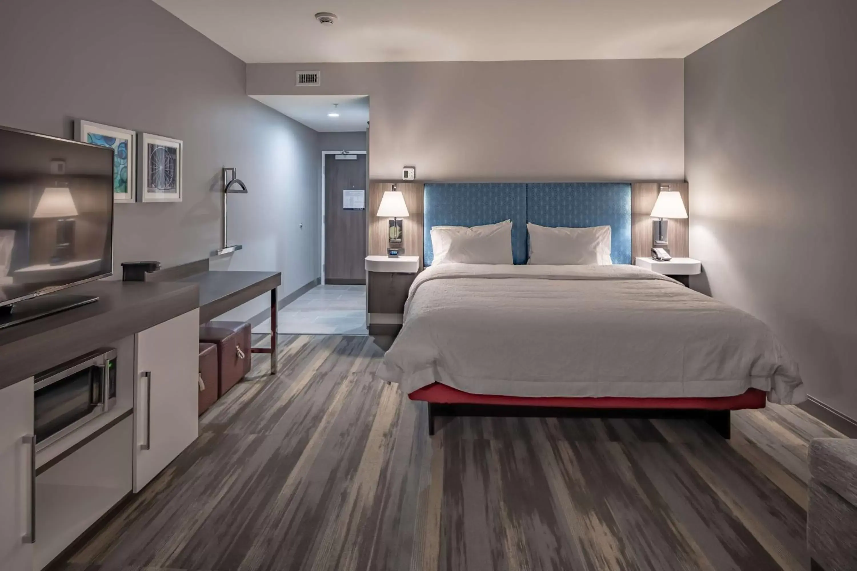 Bedroom, Bed in Hampton Inn & Suites Dallas/Plano Central
