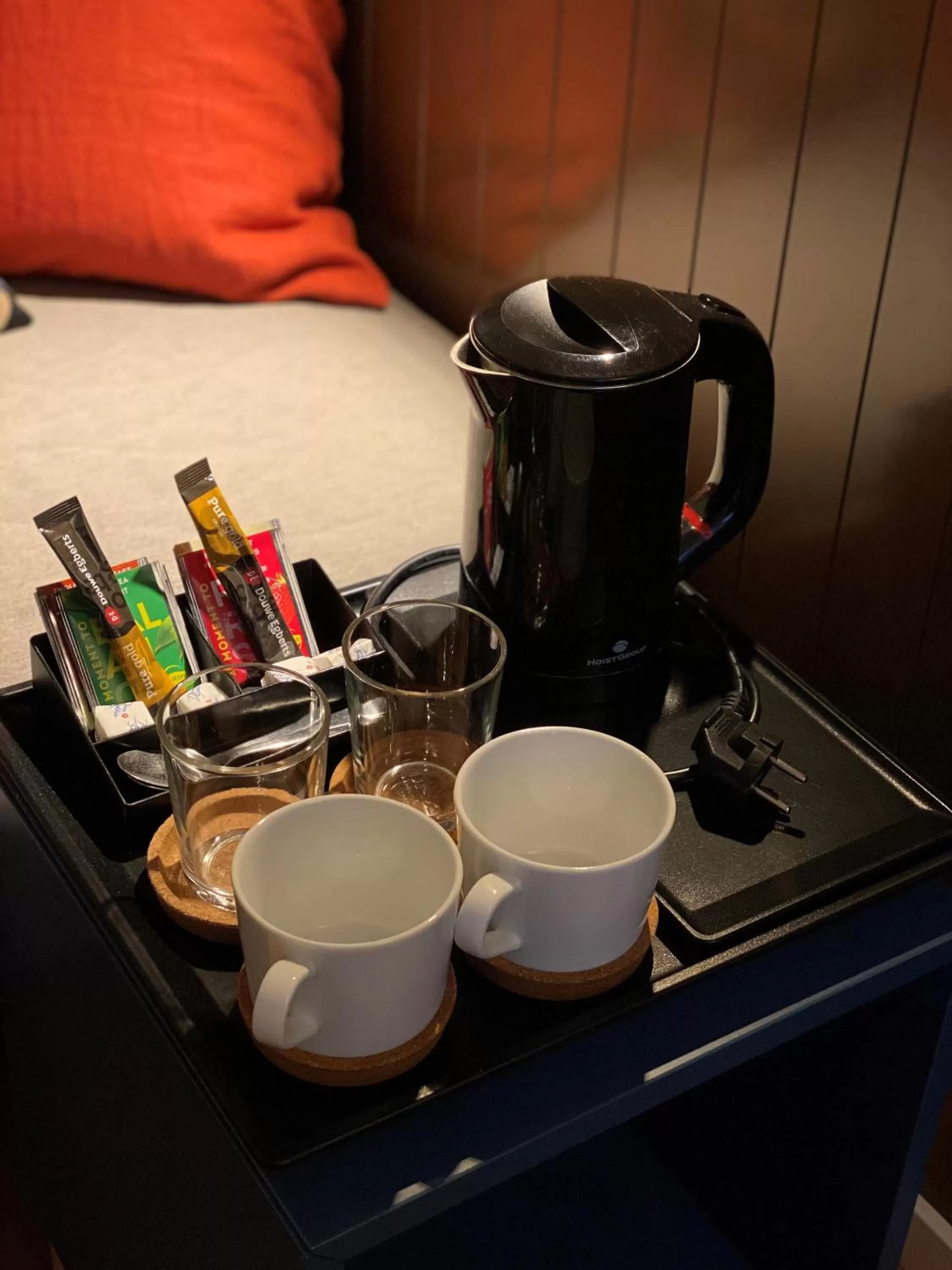 Coffee/tea facilities in LA Hotel