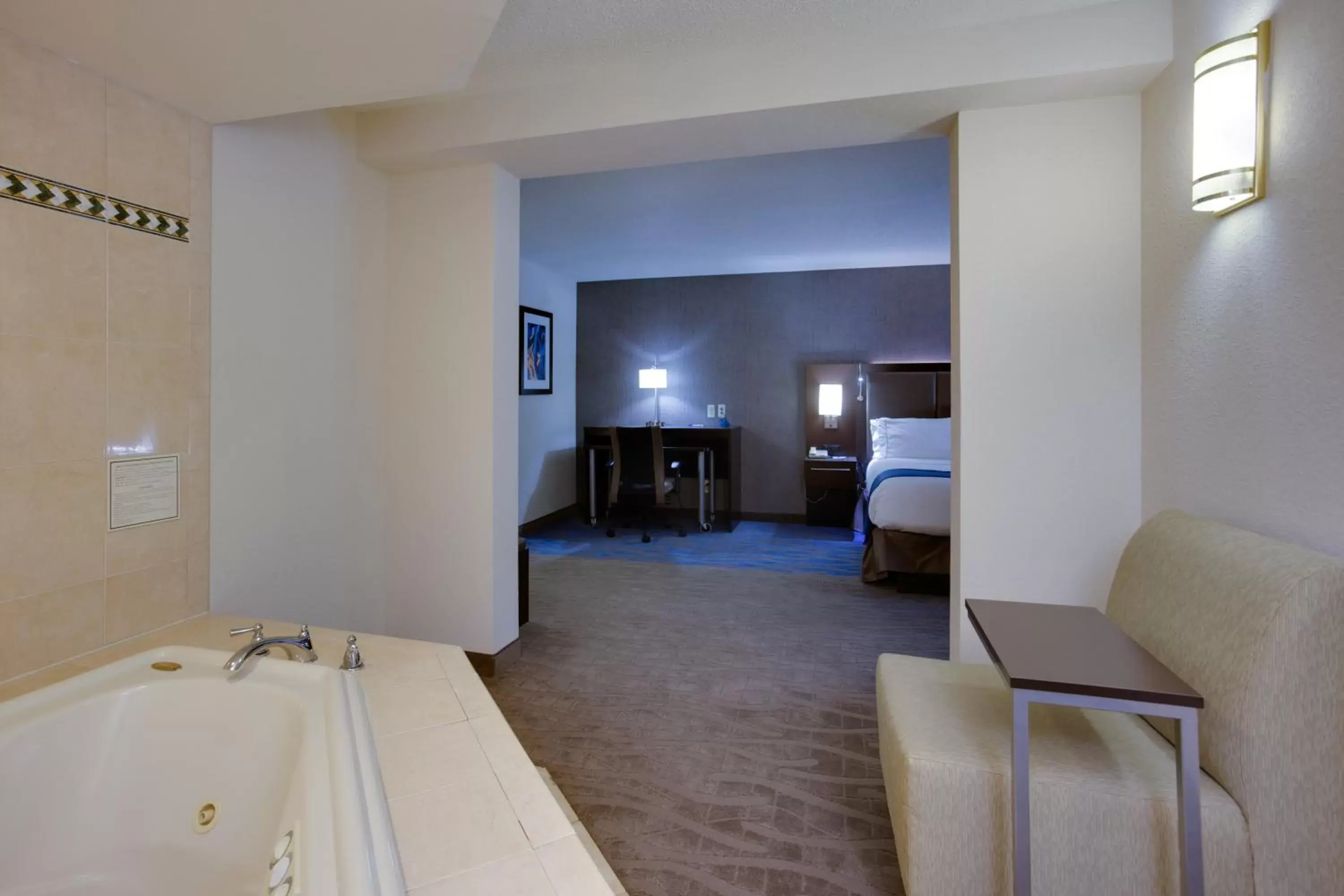 Photo of the whole room in Holiday Inn Express Hotel & Suites Meadowlands Area, an IHG Hotel