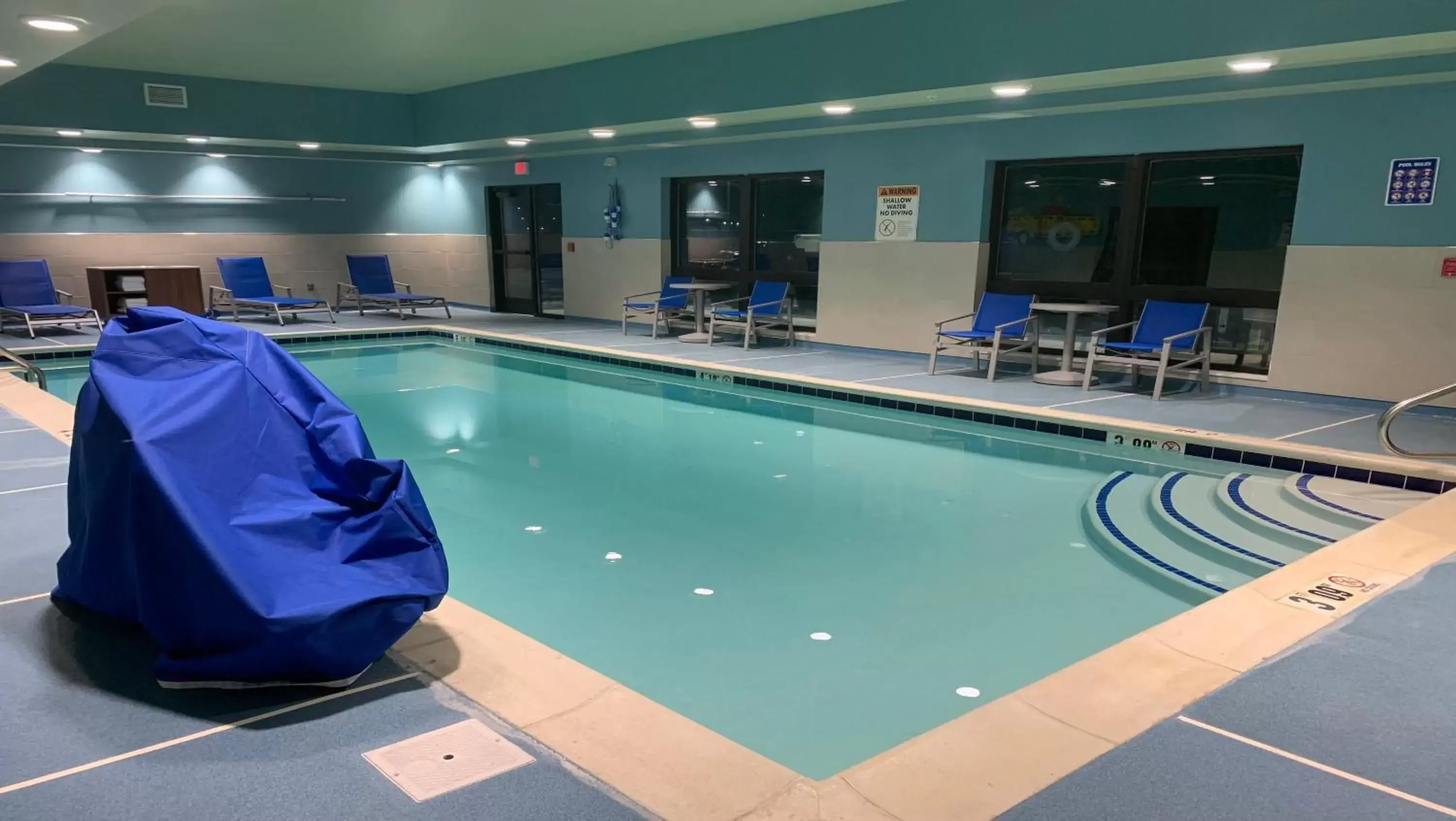 Swimming pool in Holiday Inn Express & Suites - Middletown by IHG Swimming pool in Holiday Inn Express & Suites - Middletown by IHG