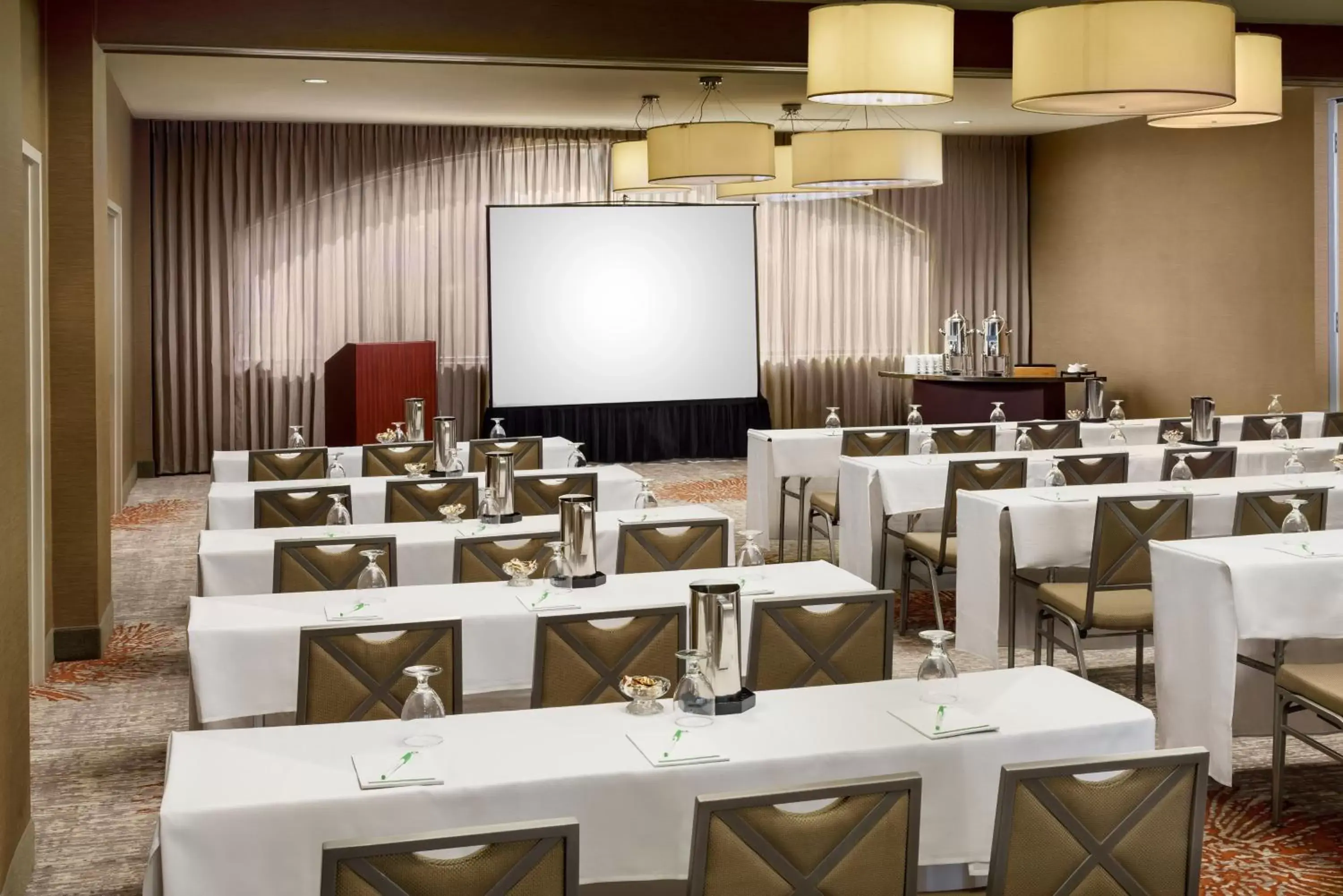 Meeting/conference room in Holiday Inn Charlotte University, an IHG Hotel