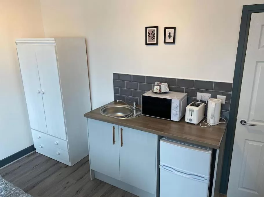 Coffee/tea facilities in Newly refurbished studio, great location 8 studios