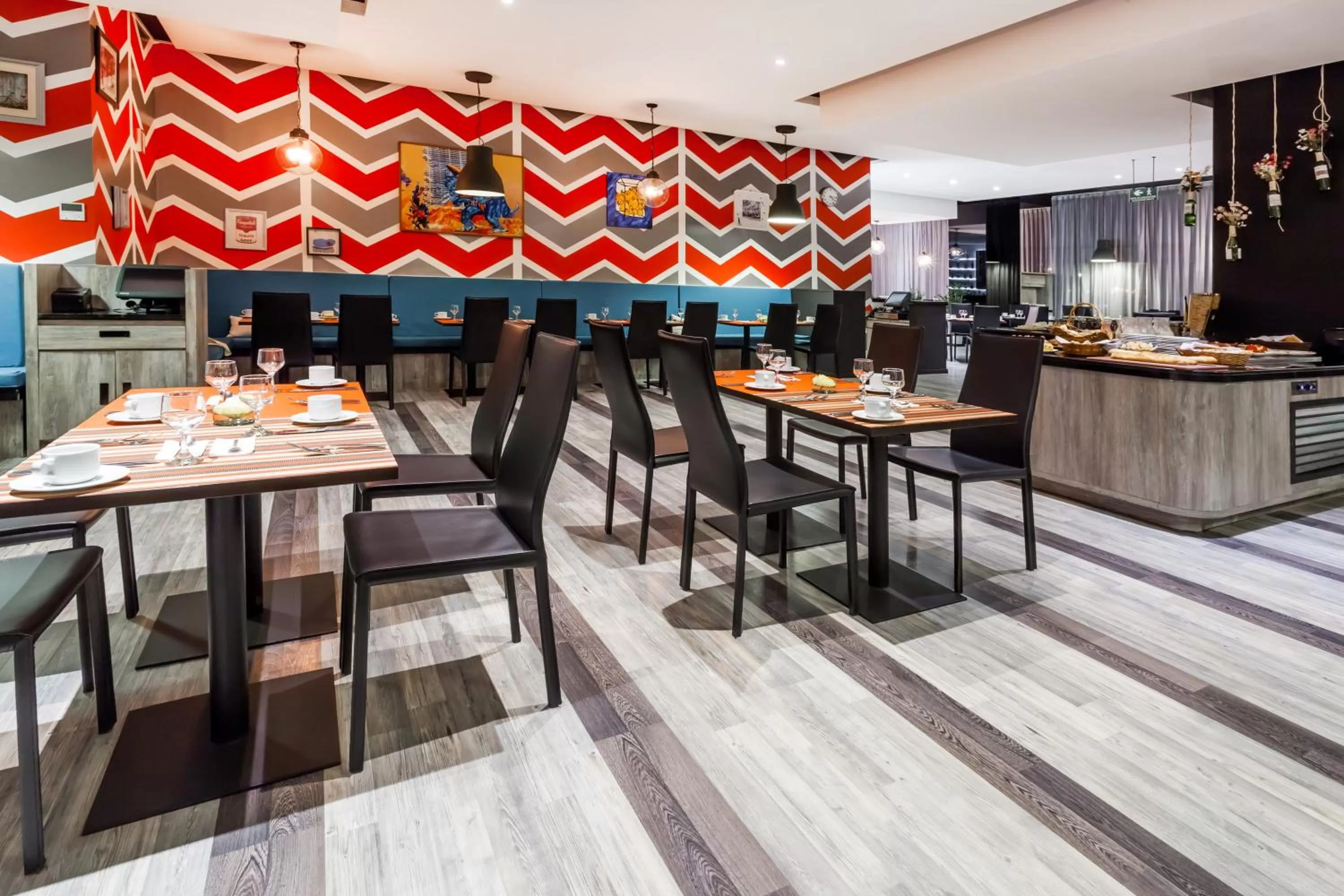 Restaurant/places to eat in Wyndham Bogota