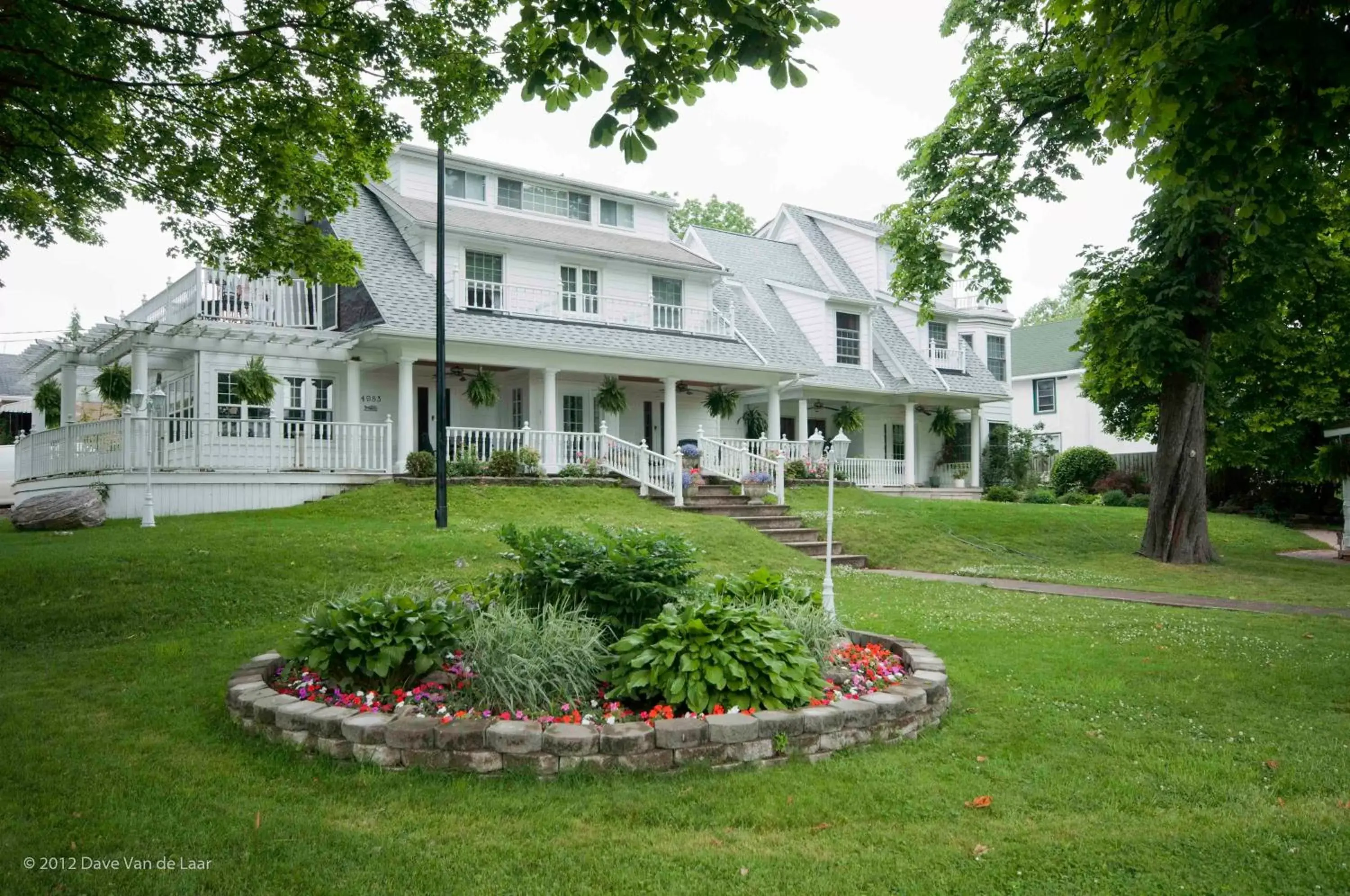 Facade/entrance, Property Building in Chestnut Inn