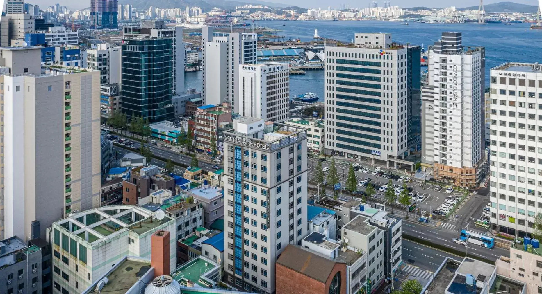 Property building, Bird's-eye View in Central Park Hotel Busan