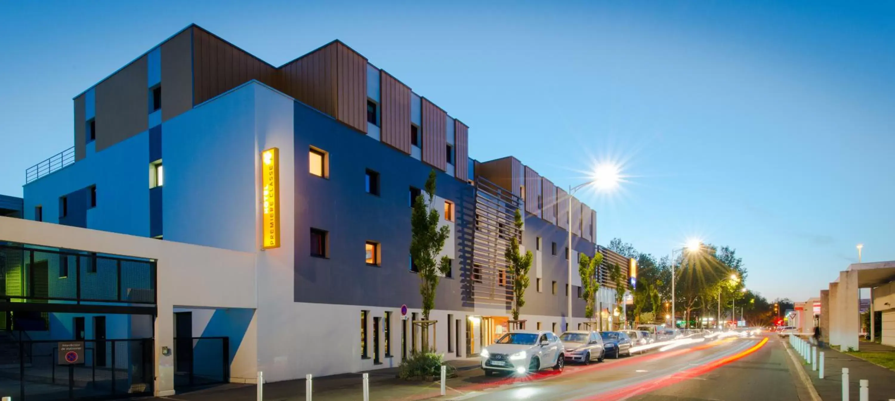 Facade/entrance, Property Building in Première Classe La Rochelle Centre - Les Minimes