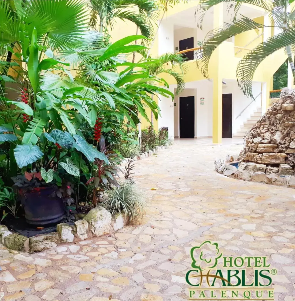 Property building in Hotel Chablis Palenque