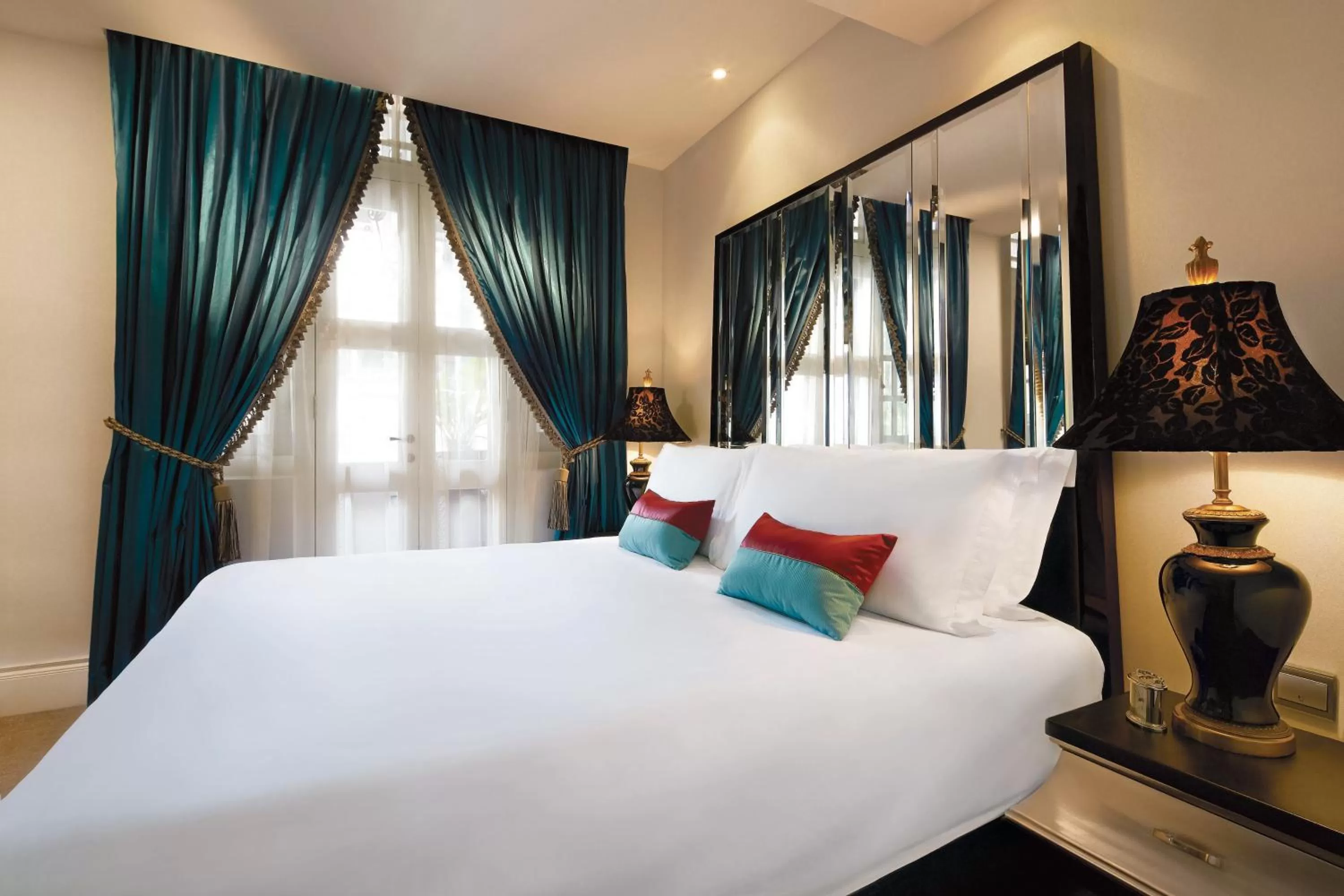 Bed in The Scarlet Singapore