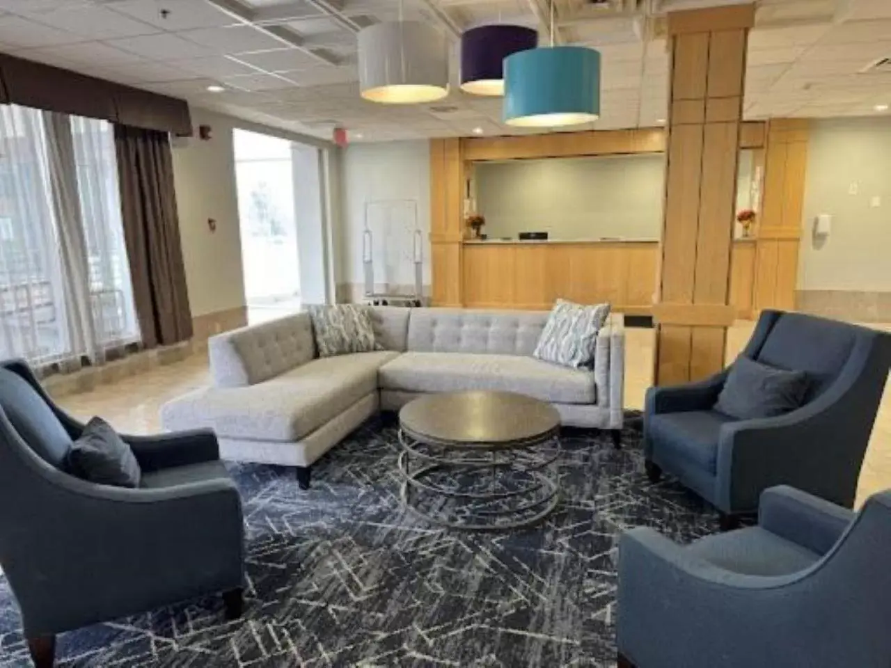 Lobby or reception, Seating Area in Quality Inn & Suites East Syracuse - Carrier Circle