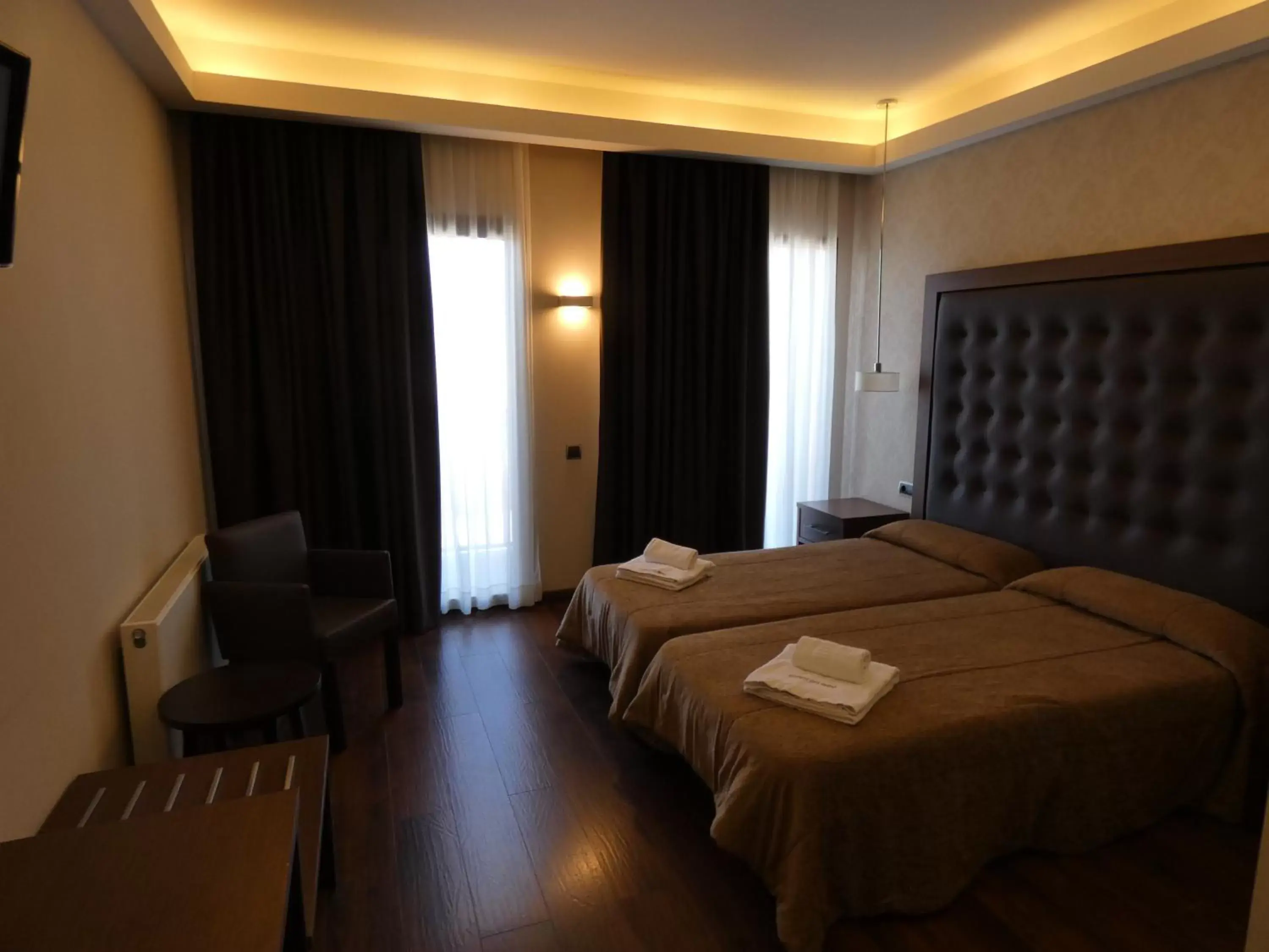Bedroom, Bed in Fuente del Miro