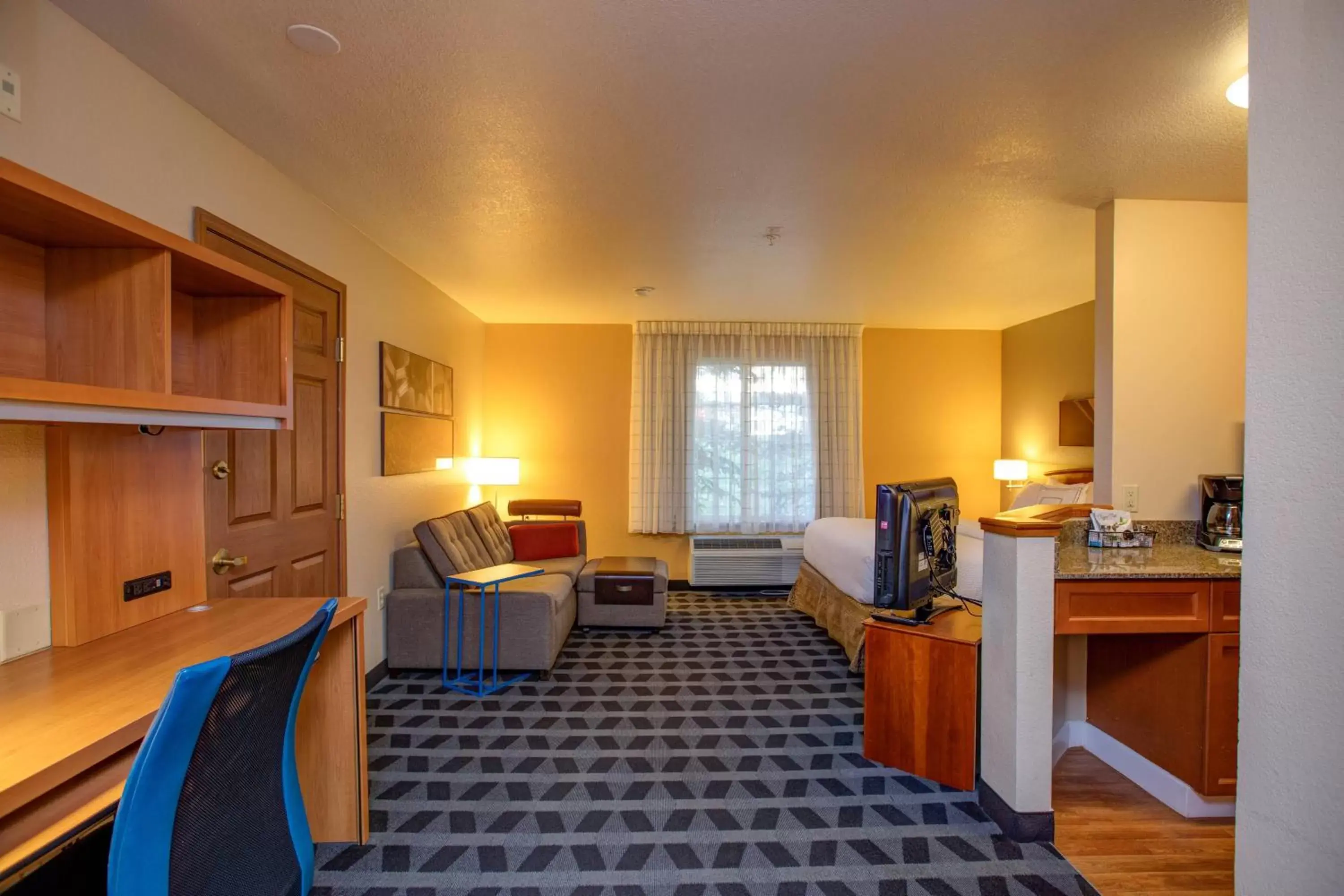 Bedroom, Seating Area in TownePlace Suites Colorado Springs