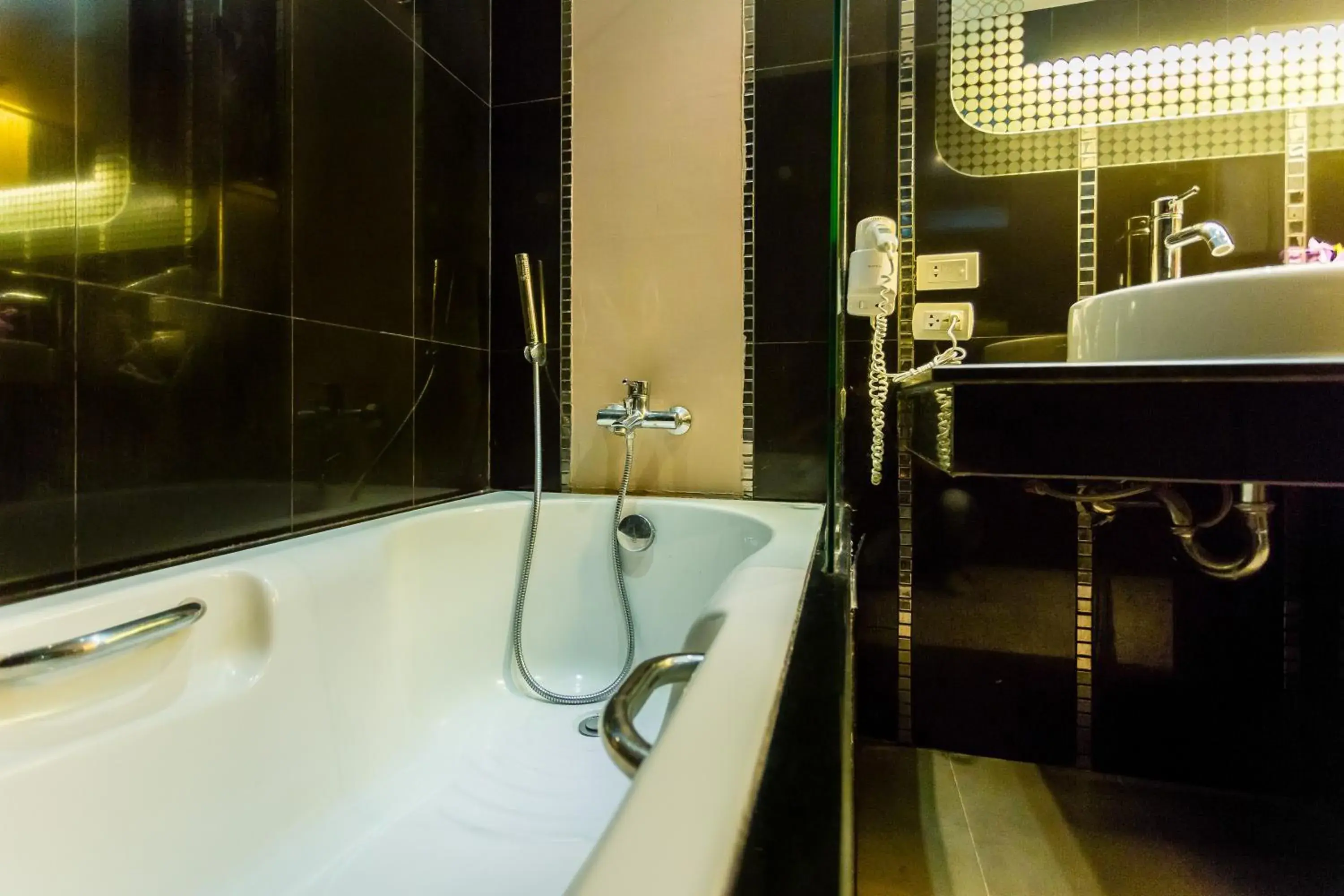 Shower, Bathroom in Nova Platinum Hotel