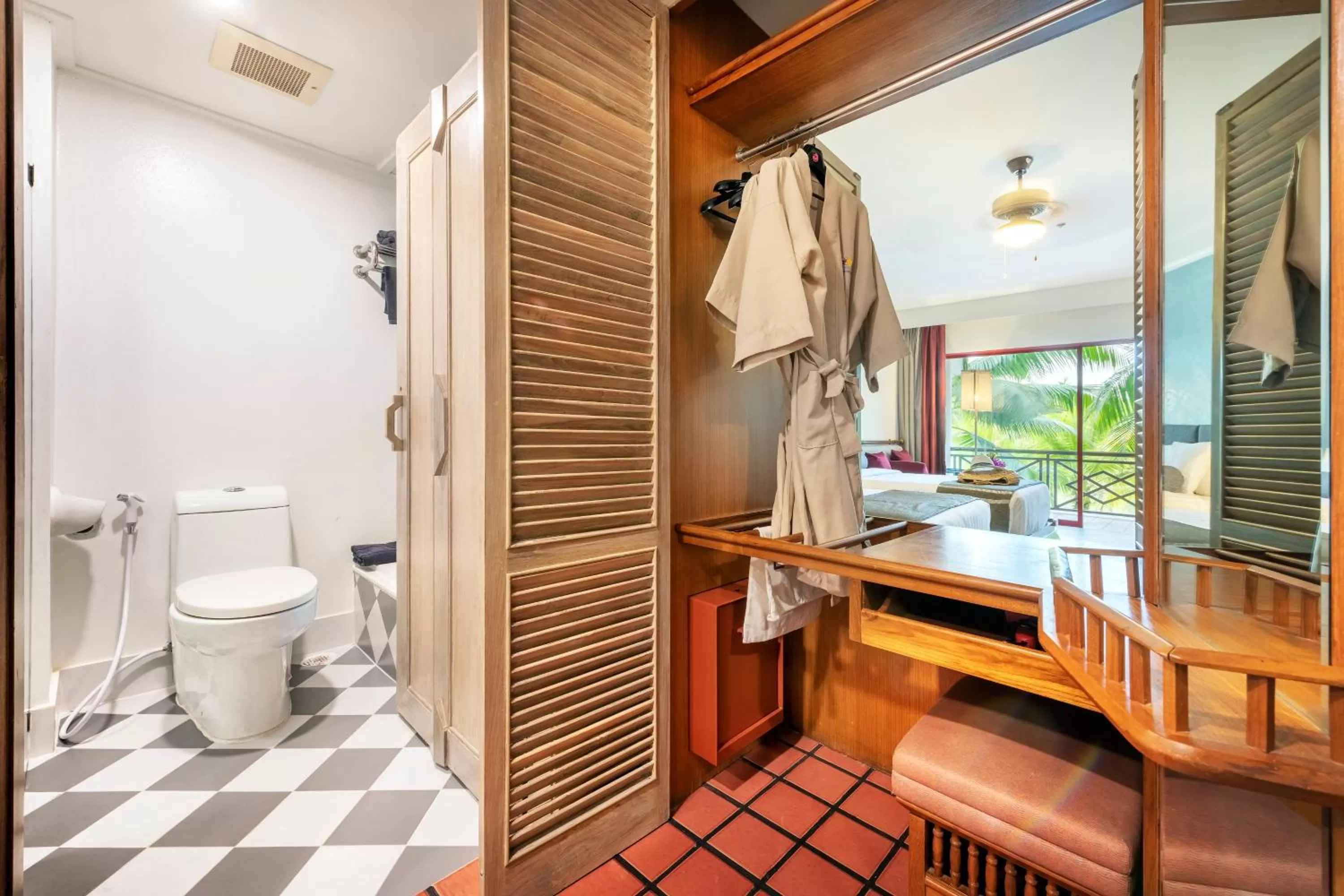 Toilet in Chada Thai Village