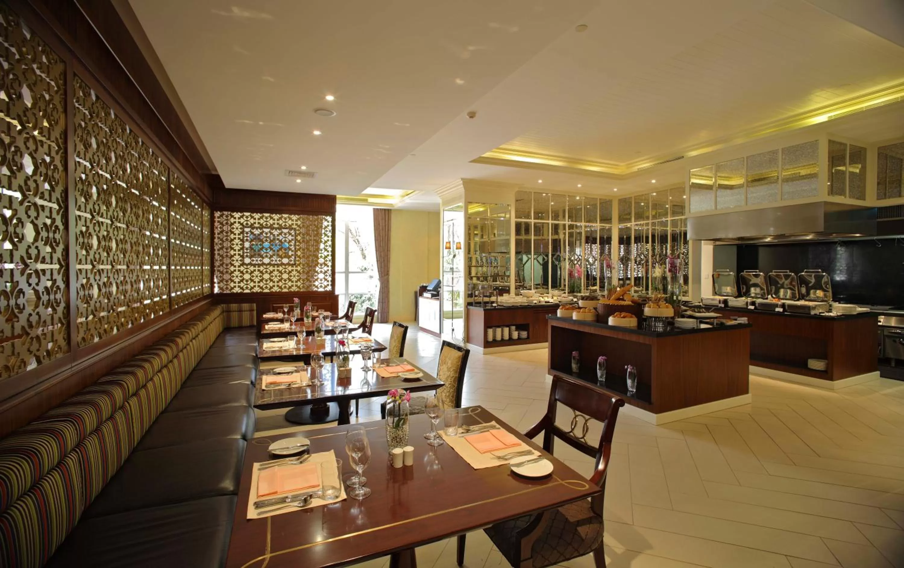 Restaurant/places to eat in Villa Rosa Kempinski