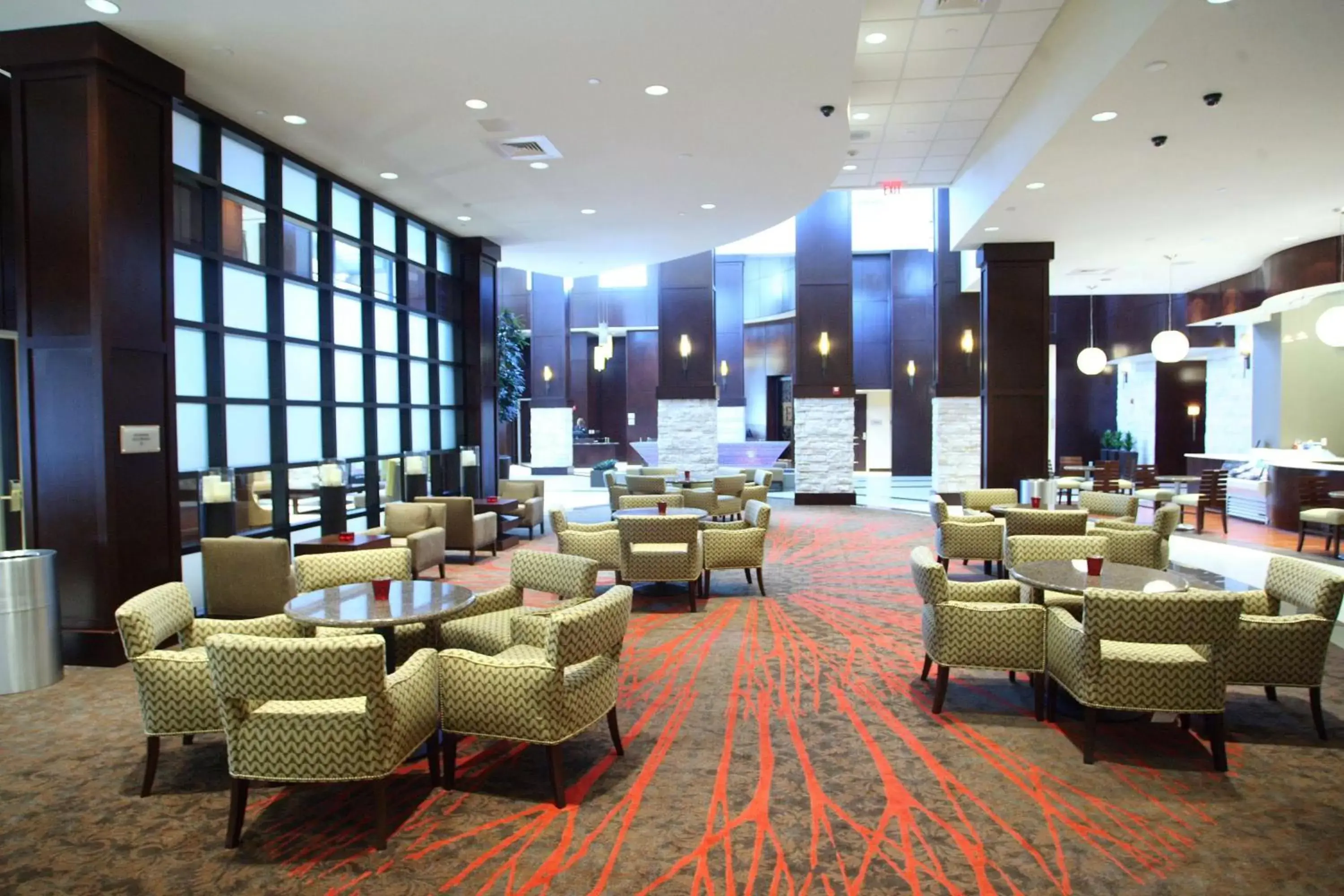Restaurant/places to eat, Lounge/Bar in Embassy Suites Savannah Airport