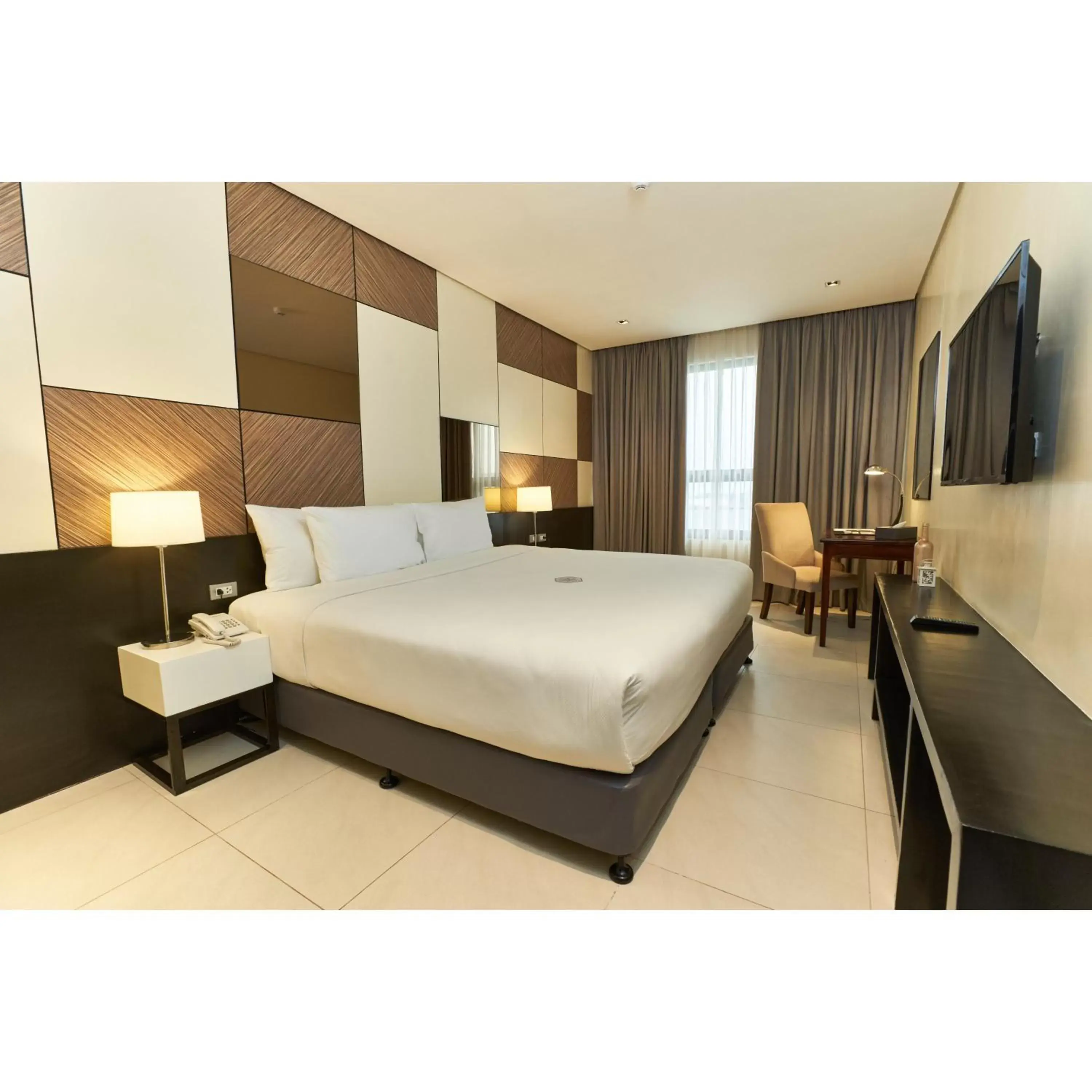 Bed in Summit Hotel Tacloban