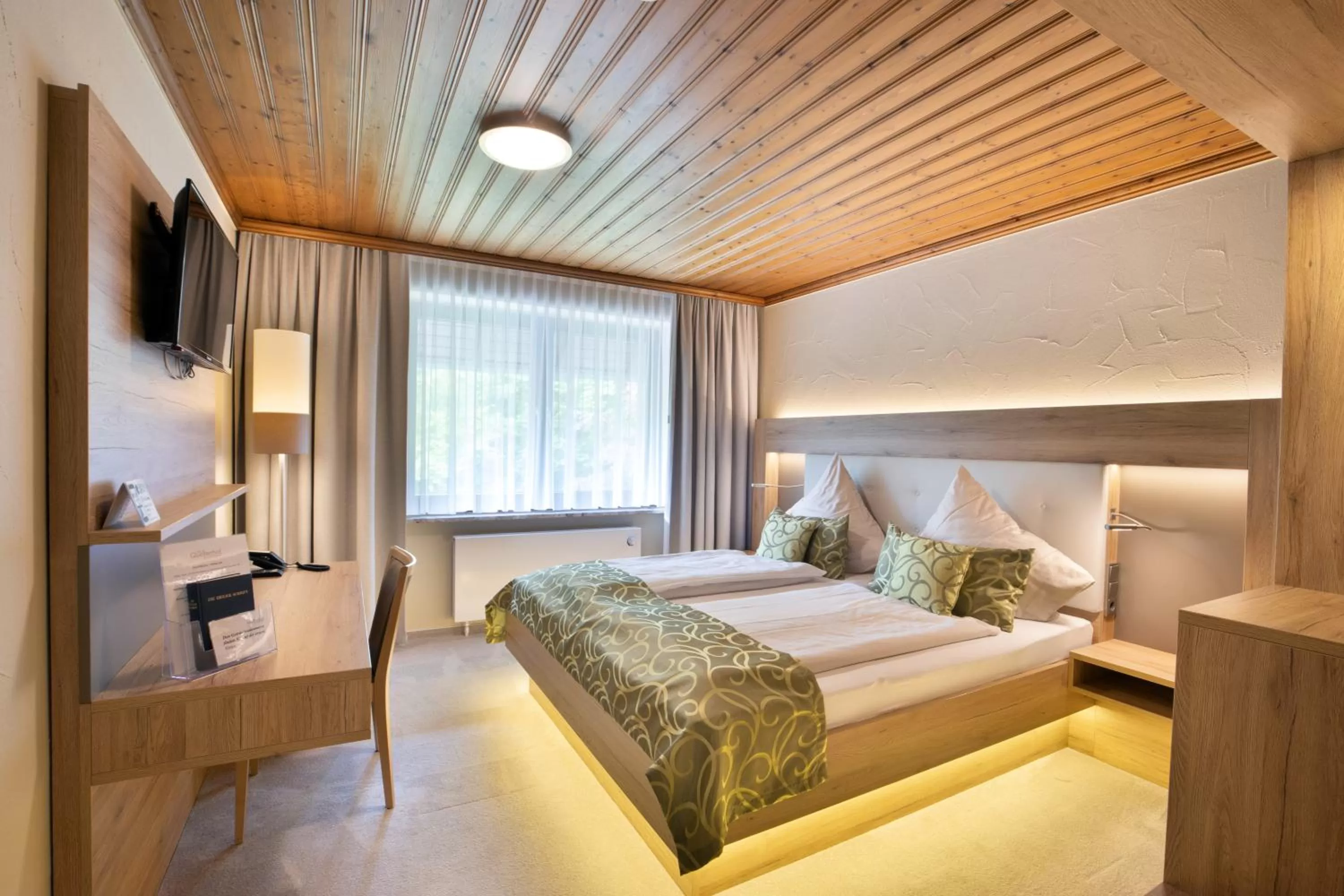 Bedroom, Bed in Deeke's Quellenhof