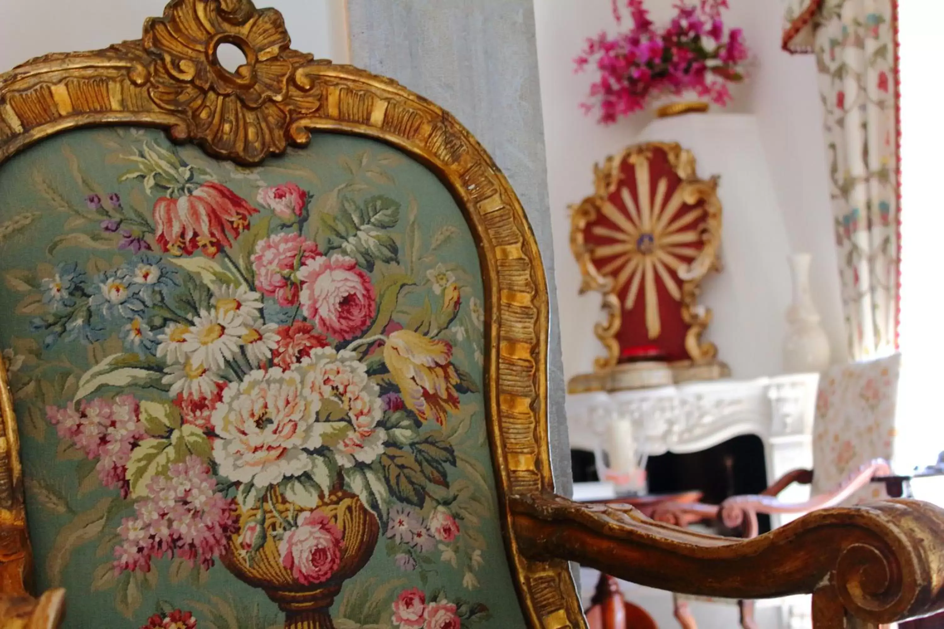 Decorative detail, Seating Area in Hotel Villa Taormina