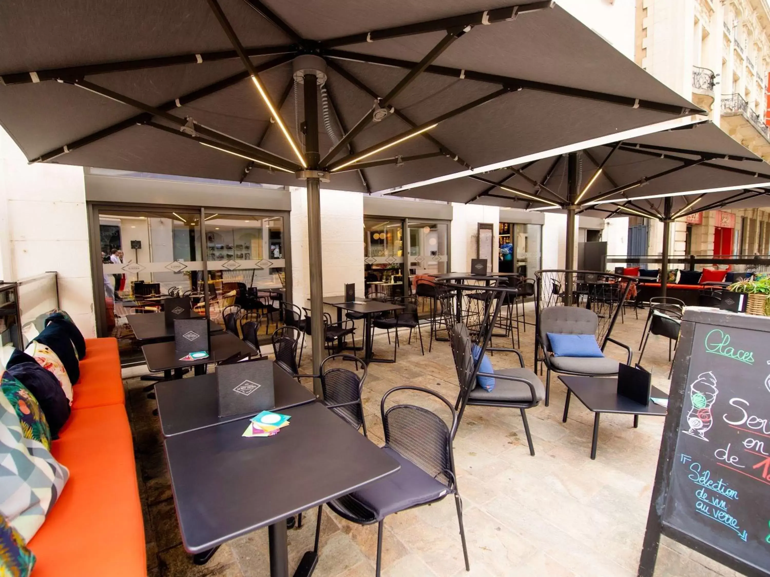 Lounge or bar, Restaurant/Places to Eat in ibis Styles Dijon Central