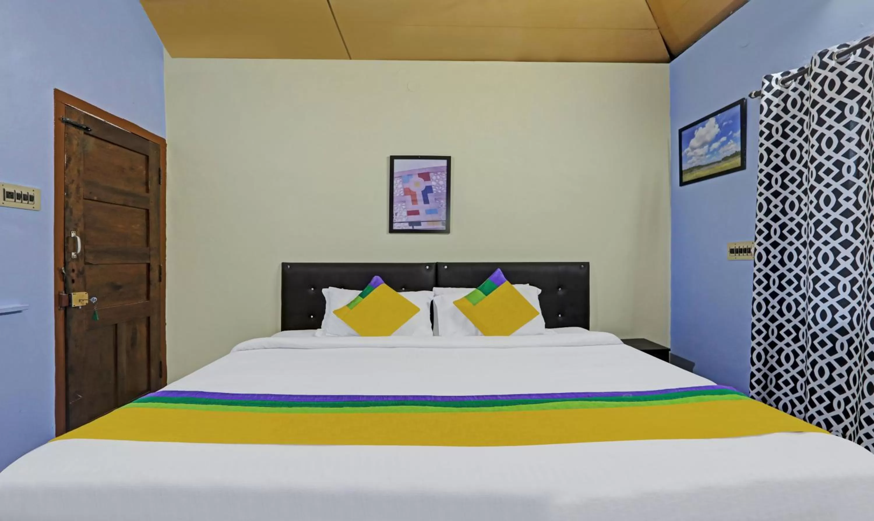 Bedroom, Bed in Hotel Allaranda Homestay